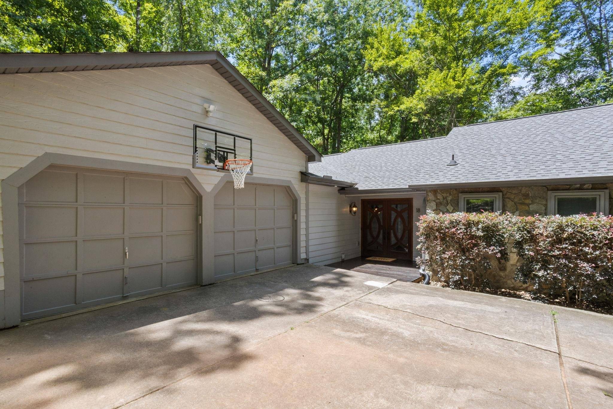 Taylors, SC 29687,18 HOPPIN JOHN LN