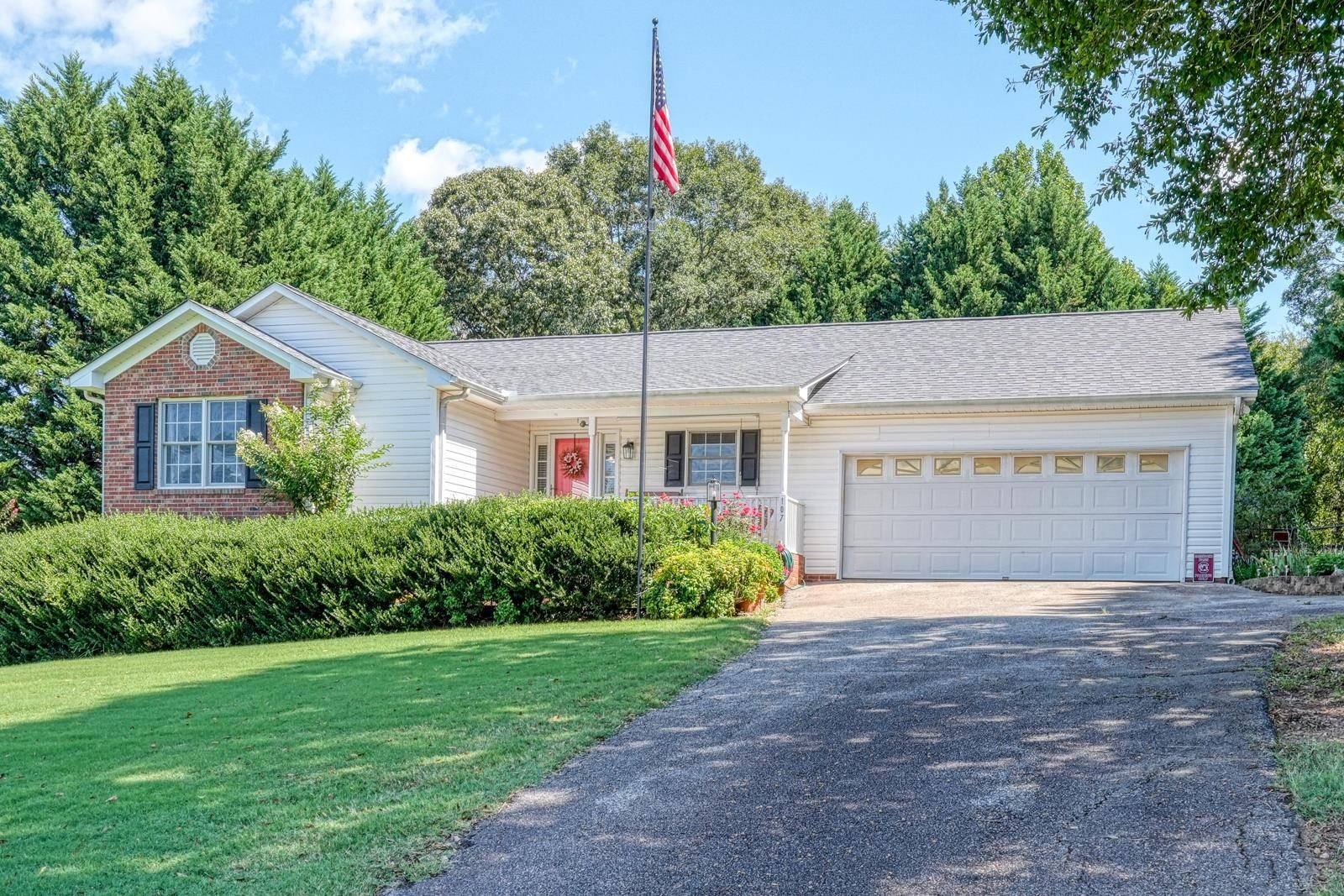 Lyman, SC 29365,107 Allison ST