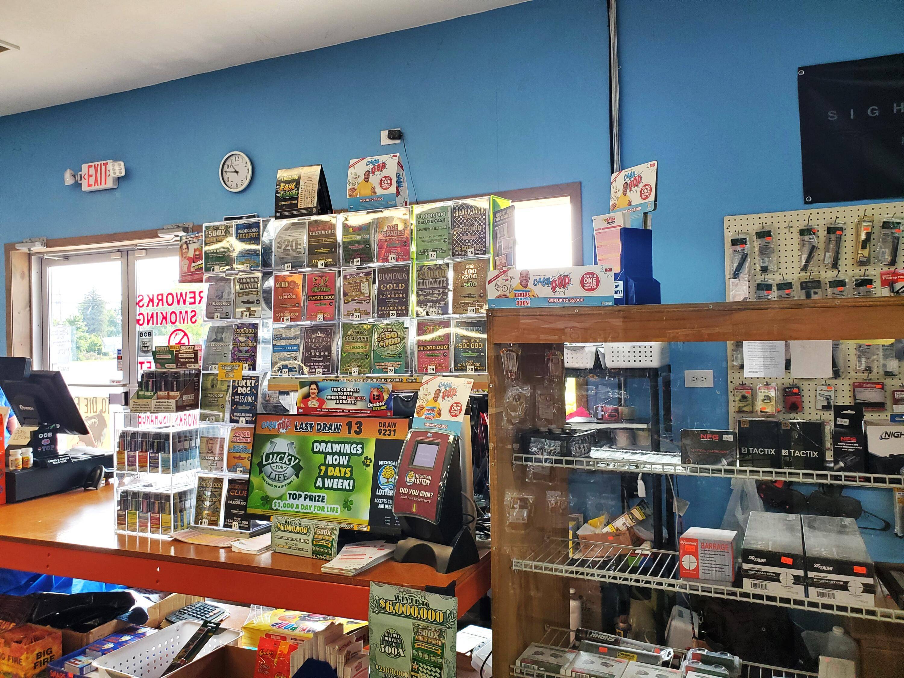 Houghton Lake, MI 48629,8979 W Houghton Lake DR Drive