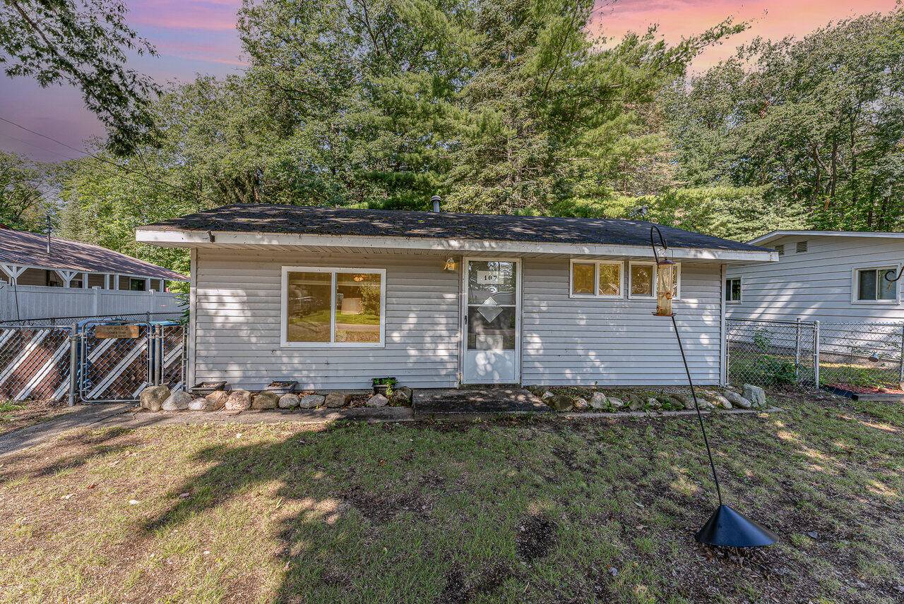 Houghton Lake, MI 48629,107 Hardwood AVE Avenue