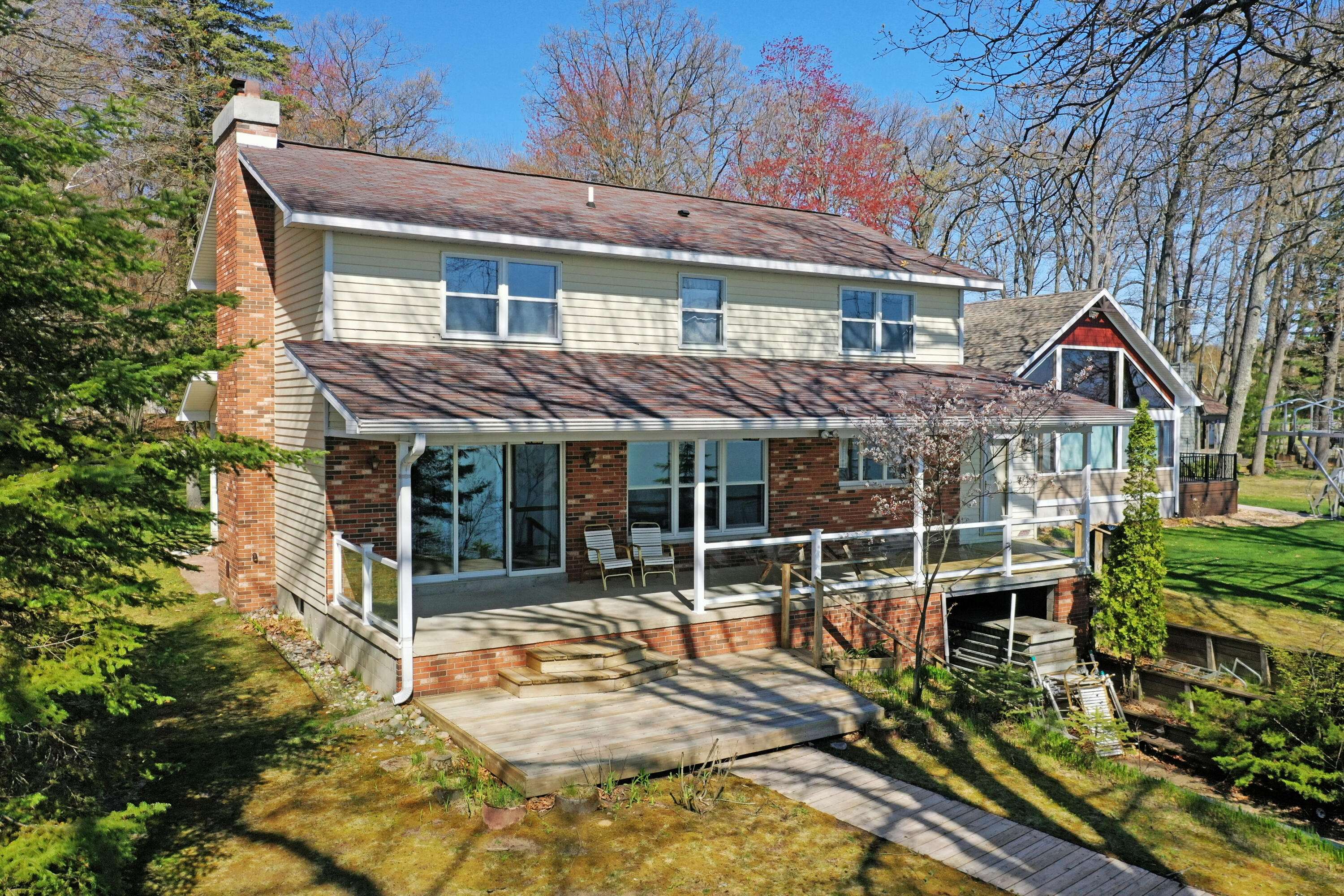 Roscommon, MI 48653,1384 W Higgins Lake DR Drive