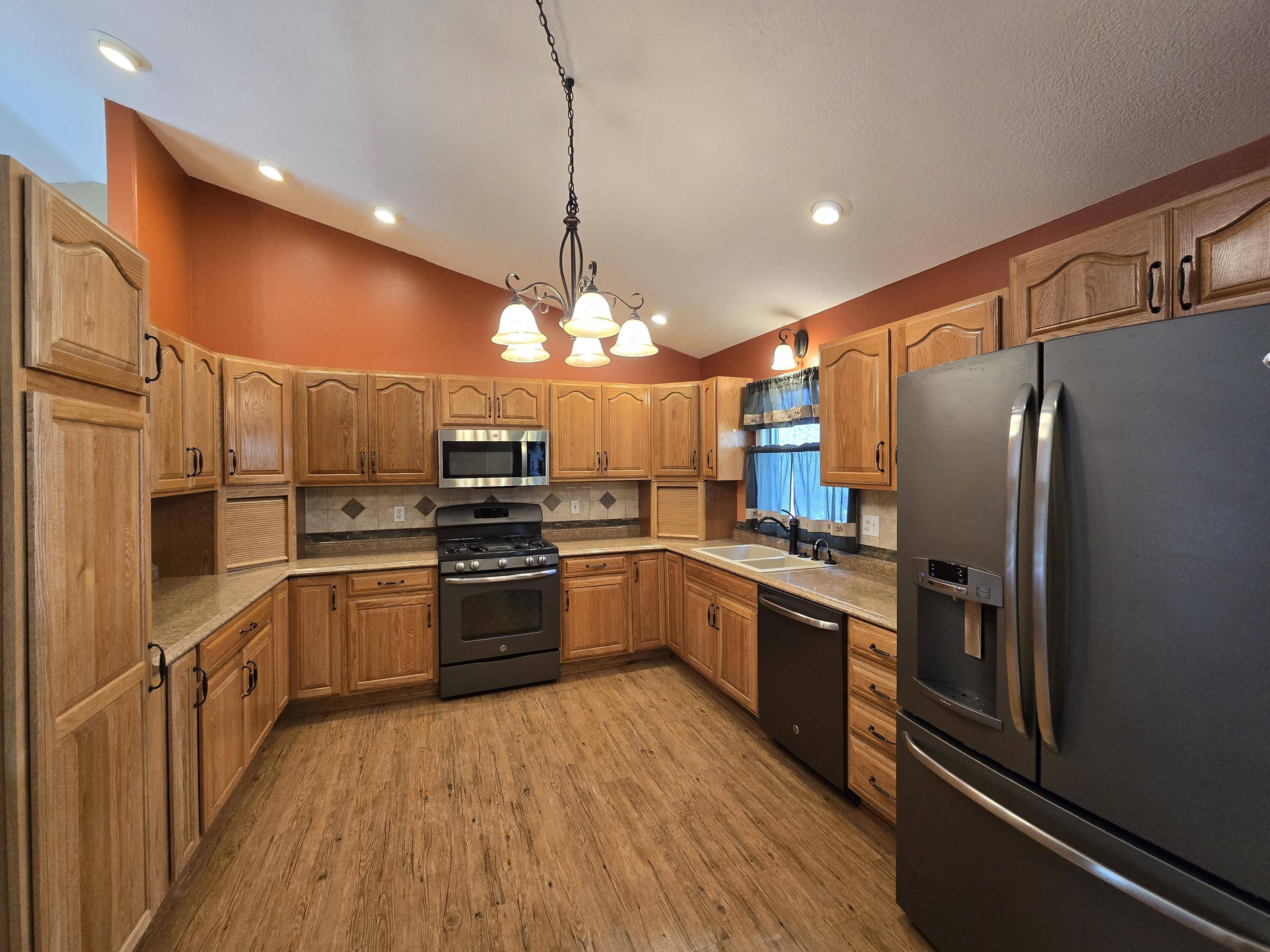 Houghton Lake, MI 48629,107 Pepperell AVE Avenue