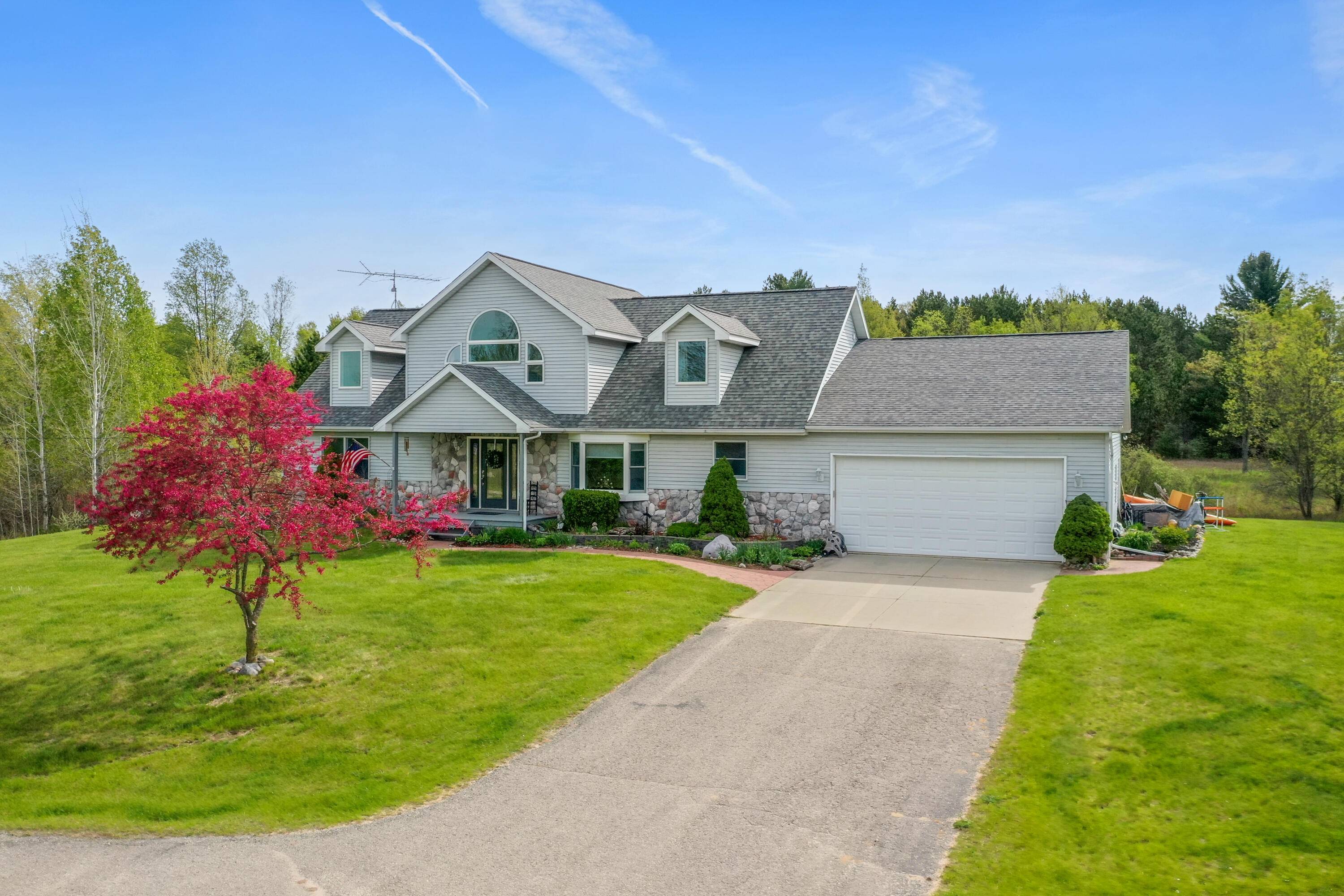 Houghton Lake, MI 48629,201 Country CT Court