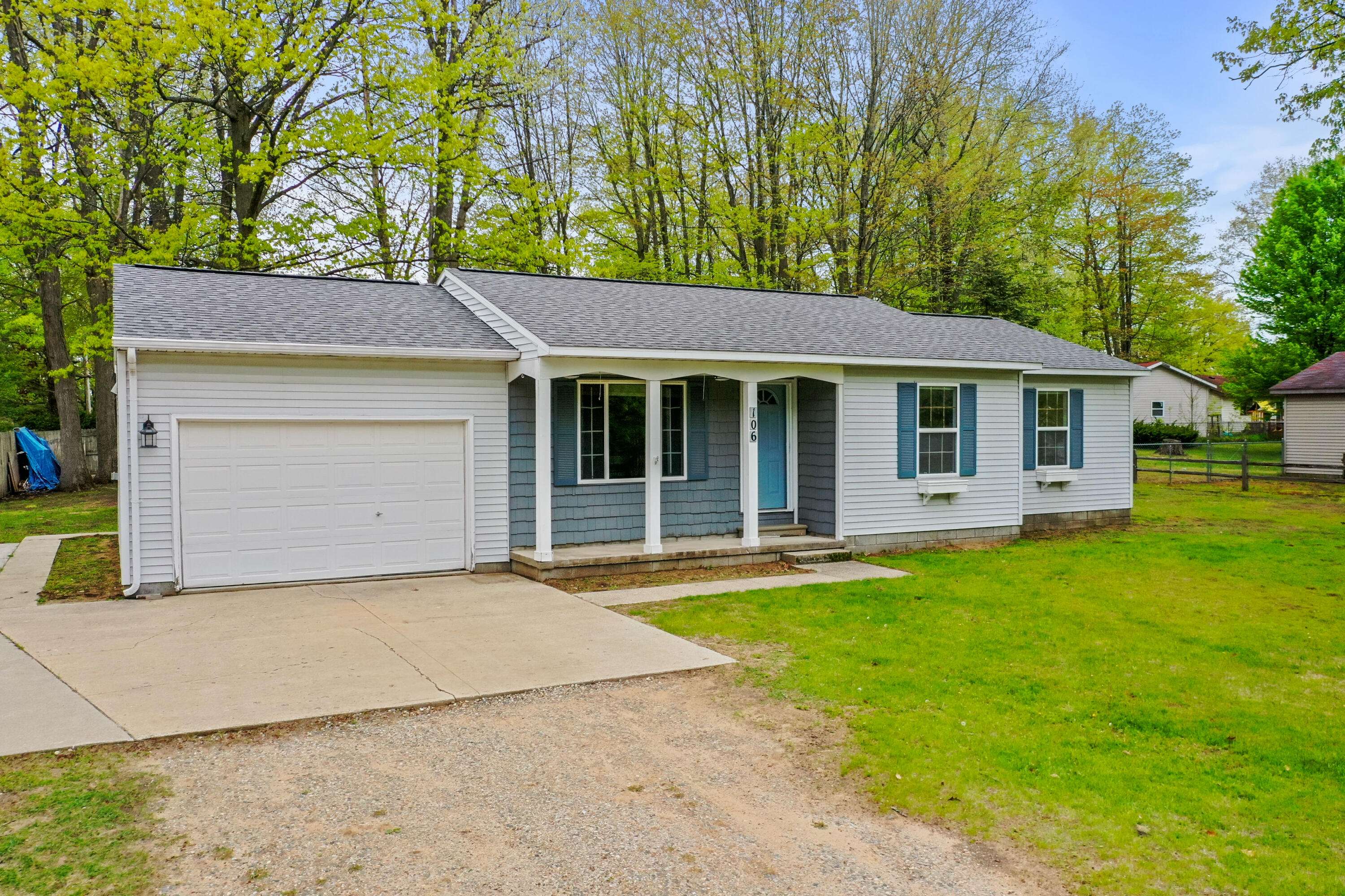 Prudenville, MI 48651,106 Peninsula DR Drive