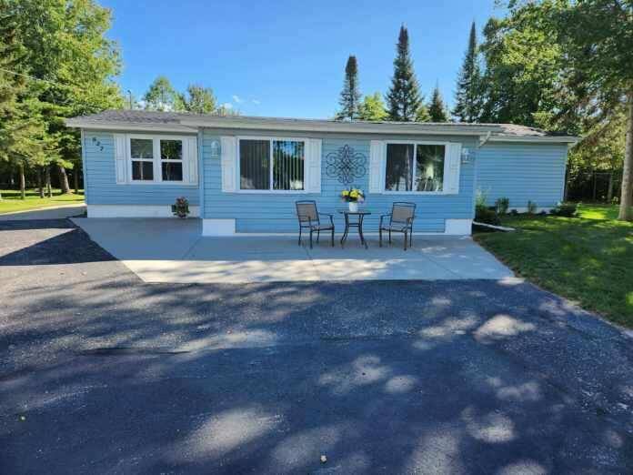 Prudenville, MI 48651,827 Iroquois AVE Avenue