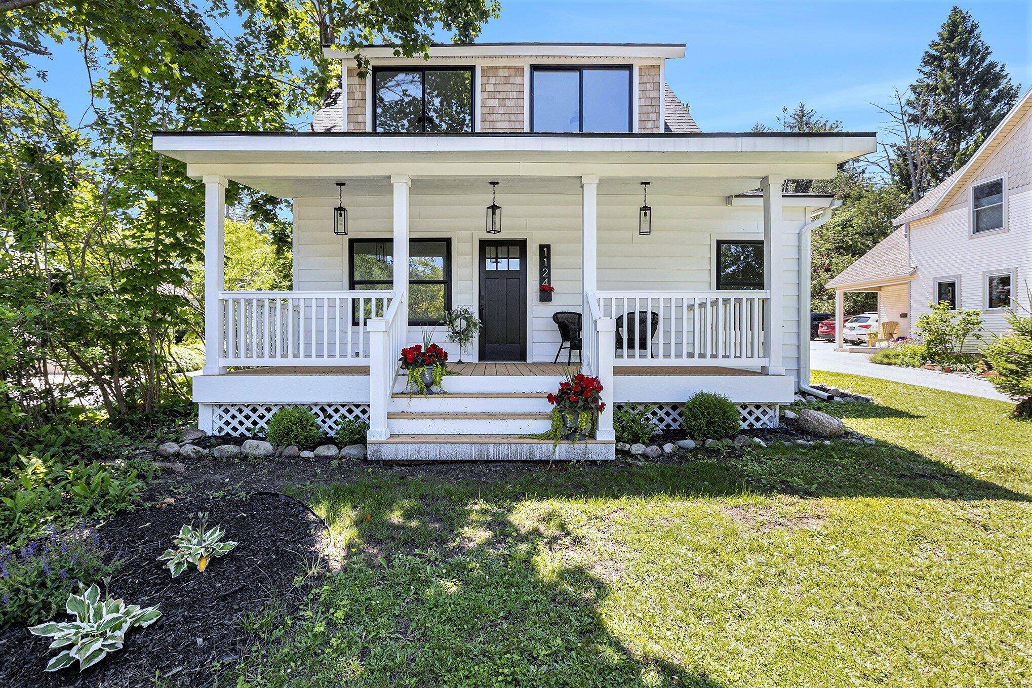 Petoskey, MI 49770,1124 E Mitchell ST Street