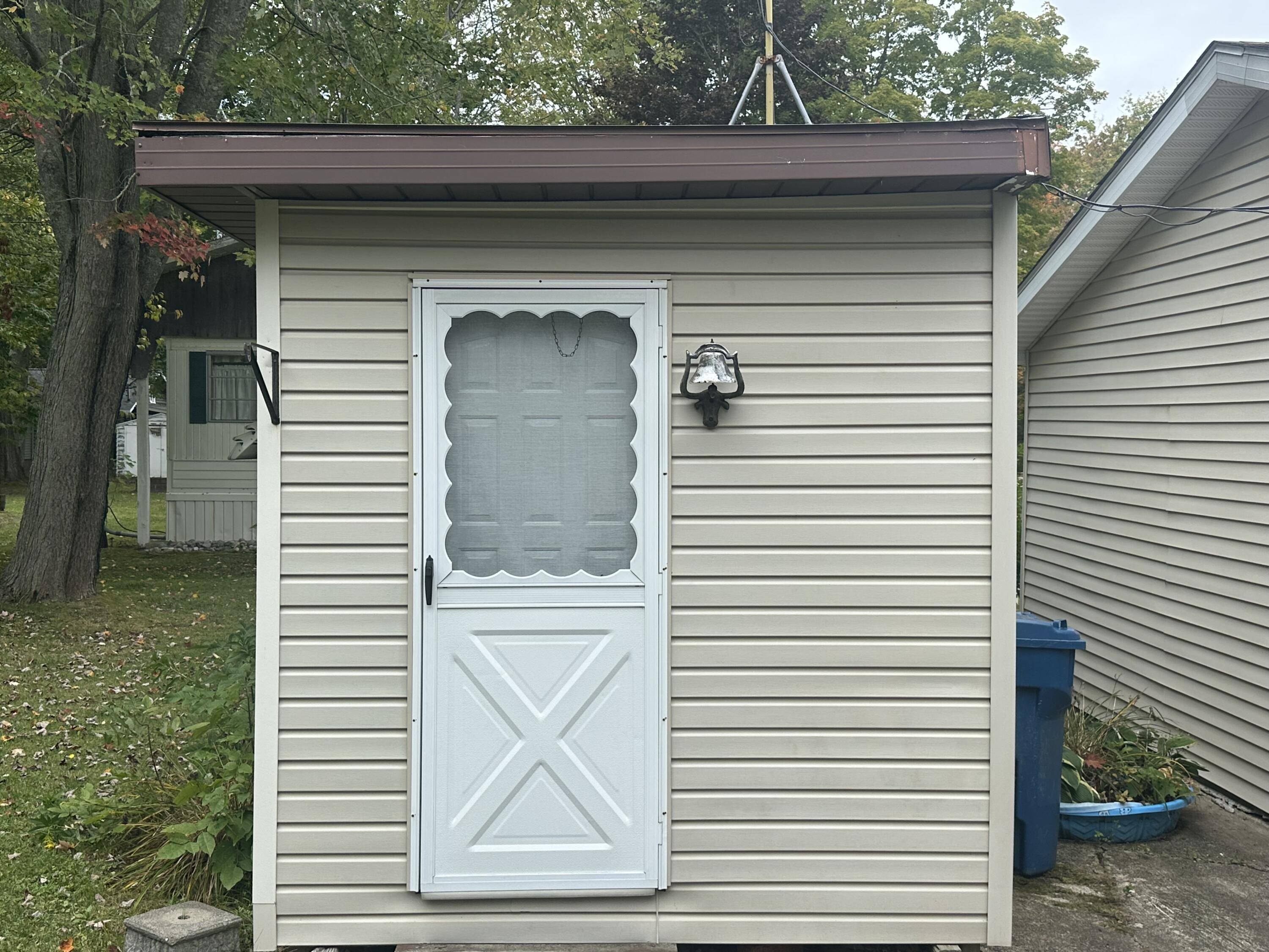 Houghton Lake, MI 48629,125 Mary RD Road