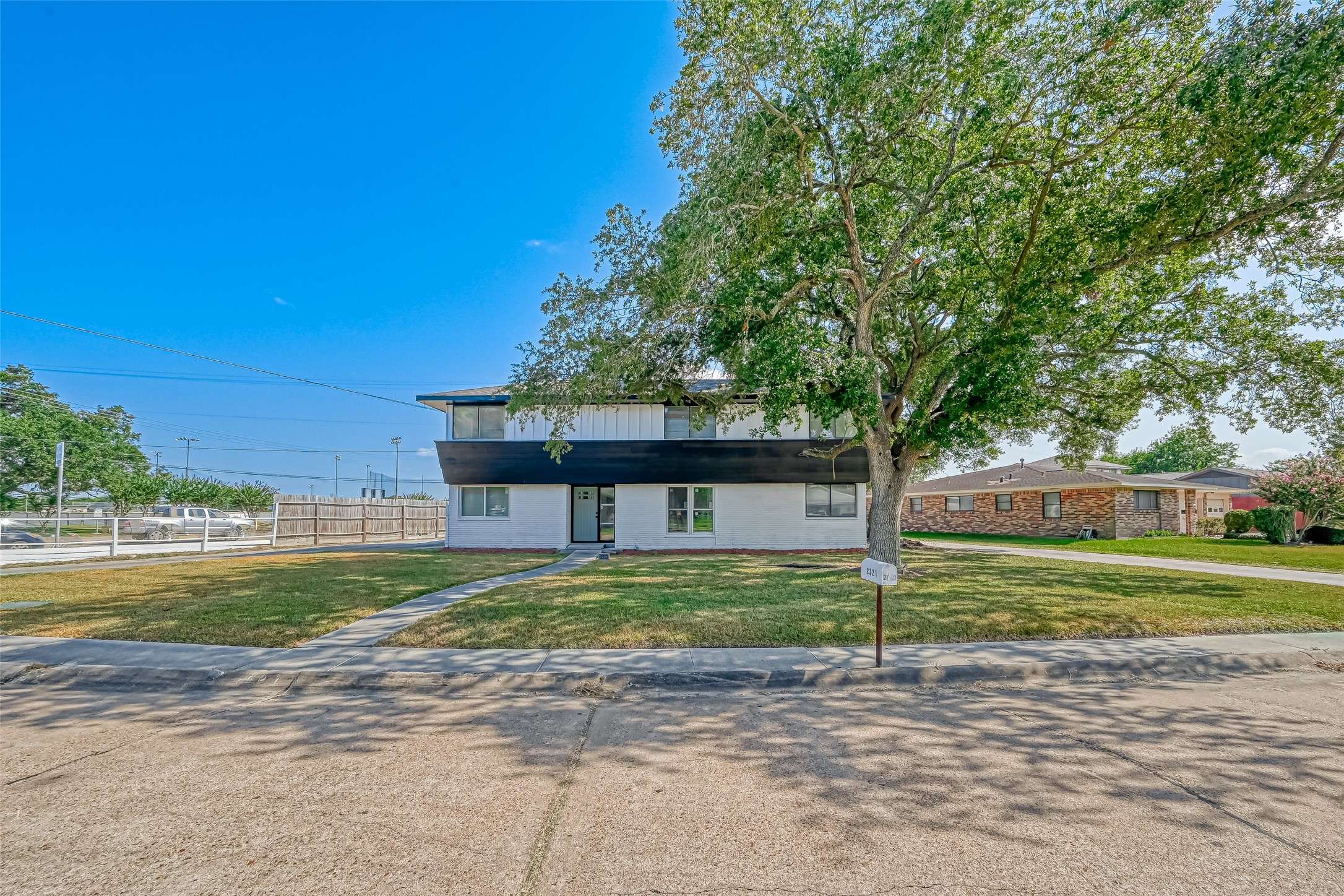 League City, TX 77573,2321 Coryell ST