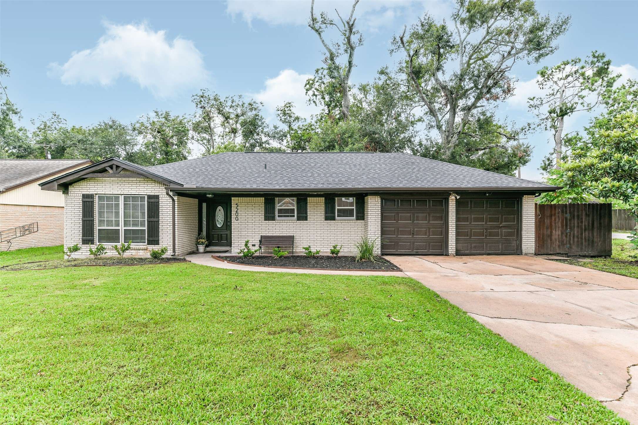 Dickinson, TX 77539,5200 Cottonwood CIR