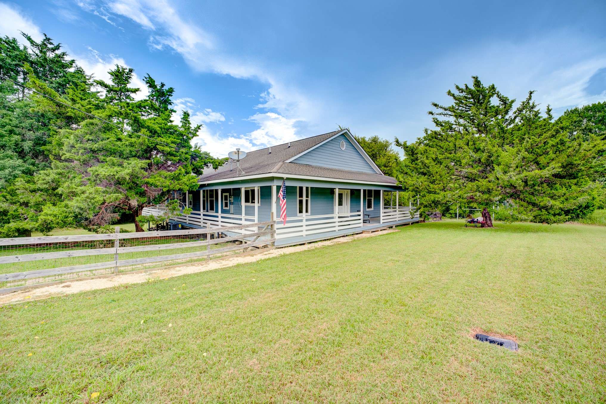 Coldspring, TX 77331,131 Canary LN