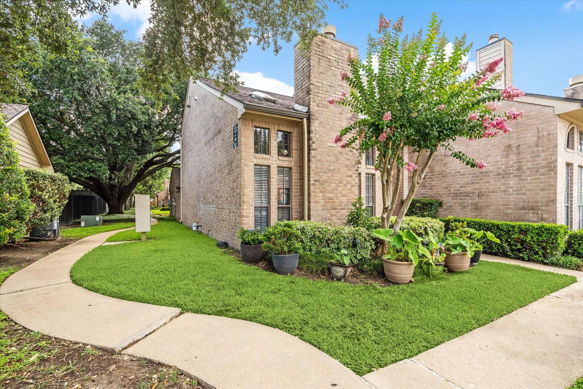 Houston, TX 77024,1018 Memorial Village DR #124