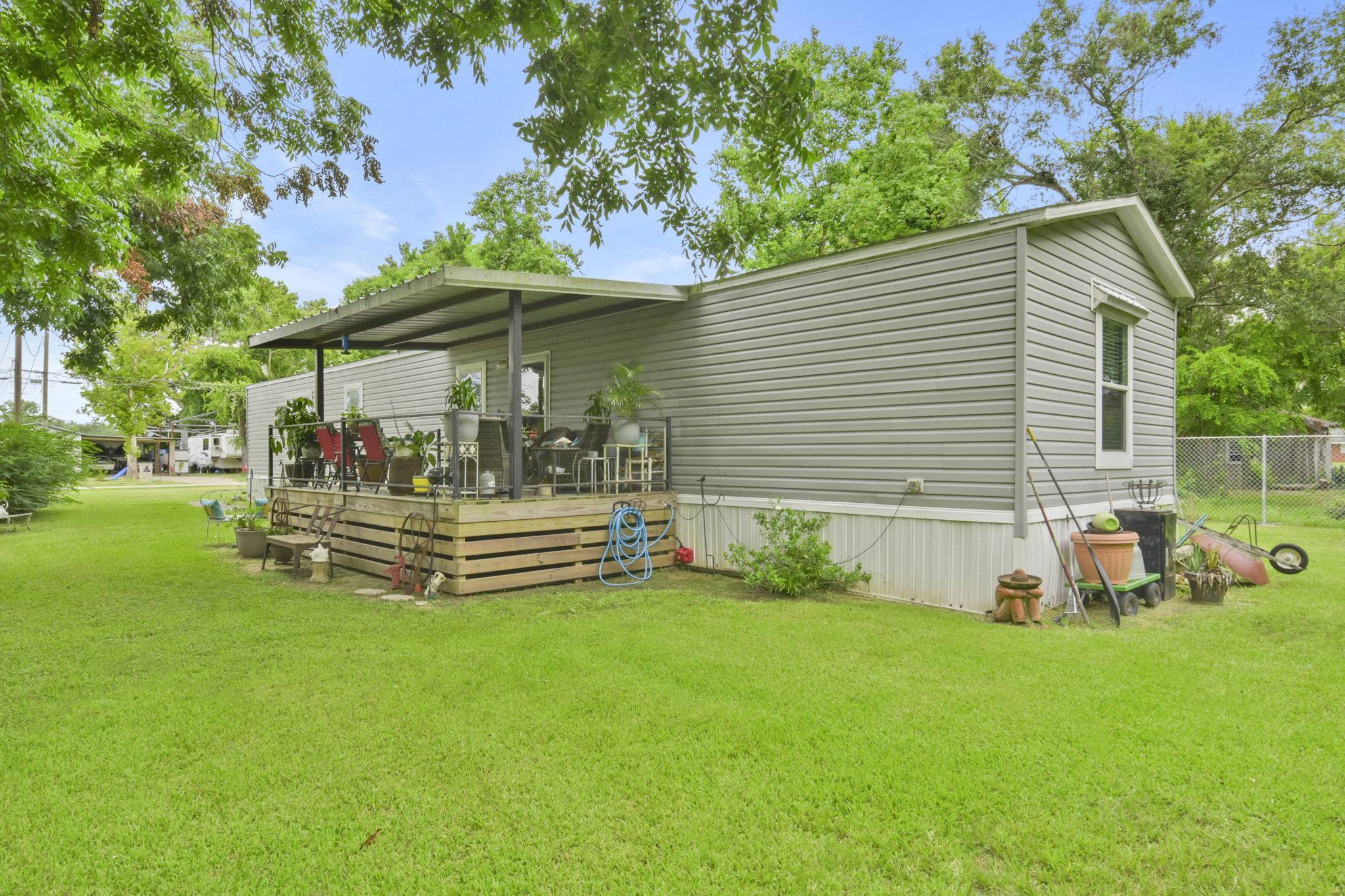 Highlands, TX 77562,106 N 3rd ST