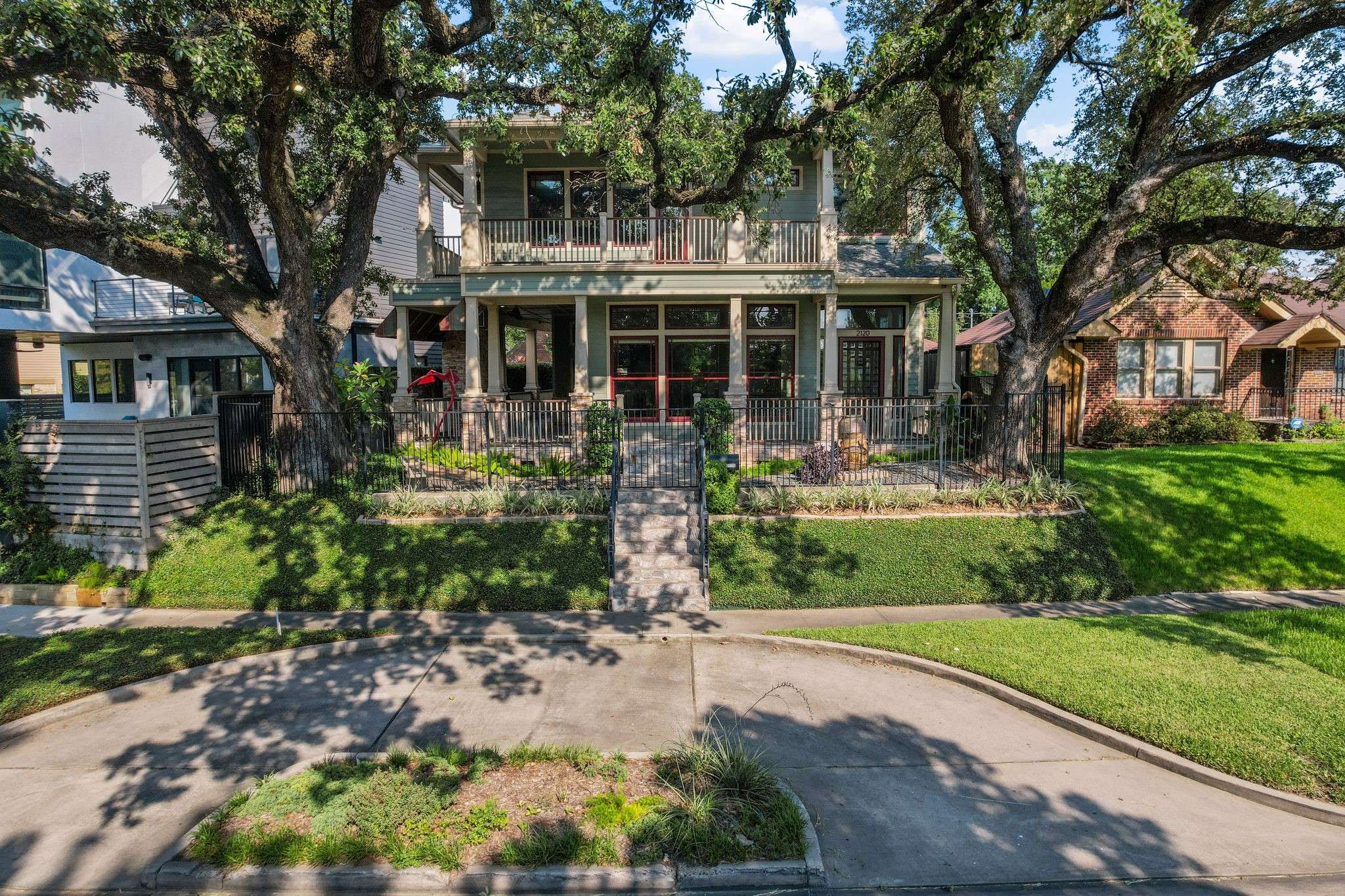 Houston, TX 77009,2120 White Oak DR