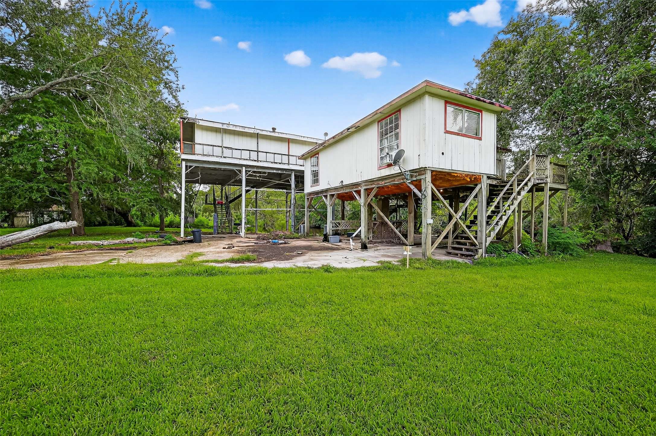 Alvin, TX 77511,525 Shady Oaks