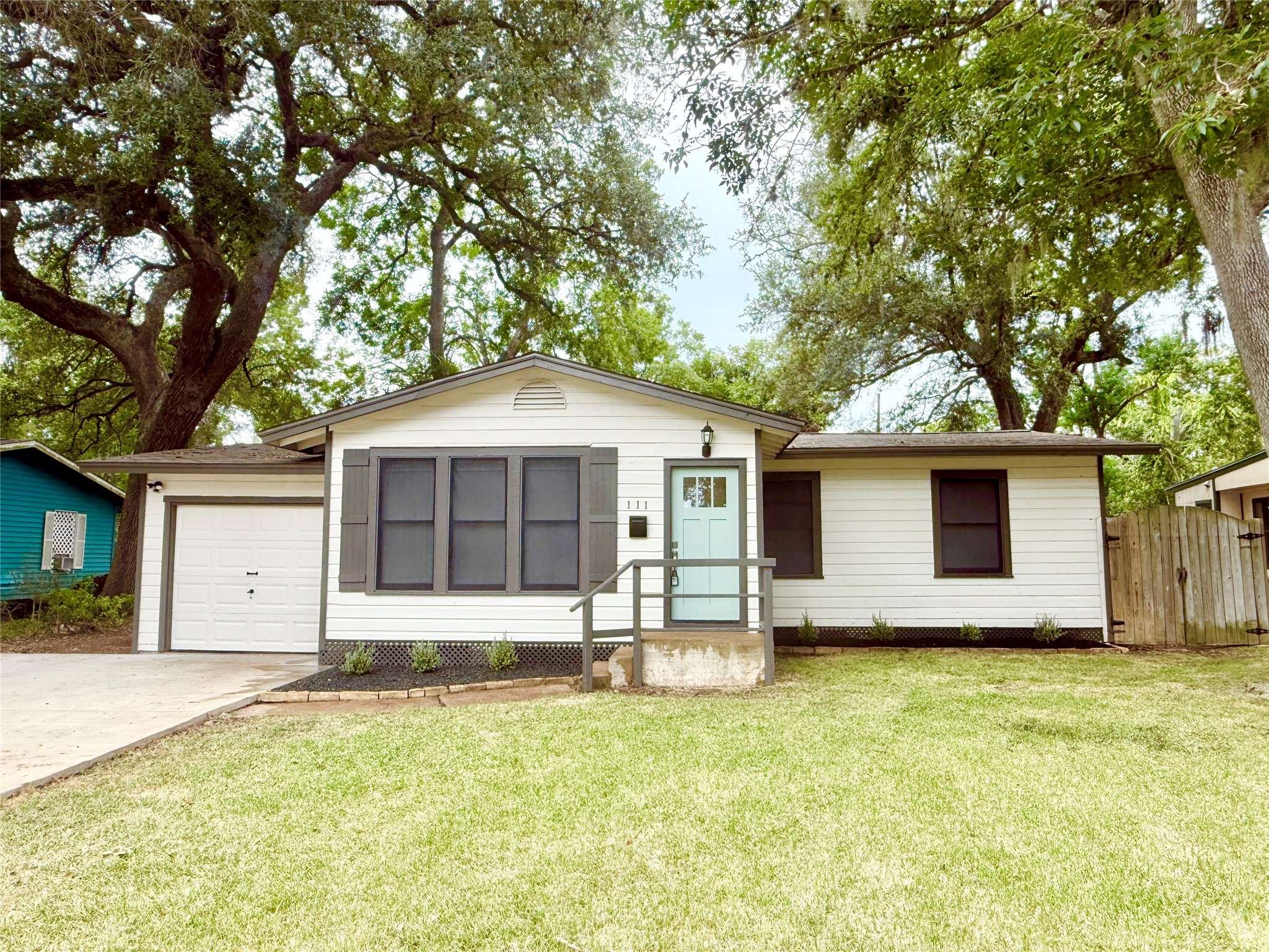 Lake Jackson, TX 77566,111 Jasmine ST