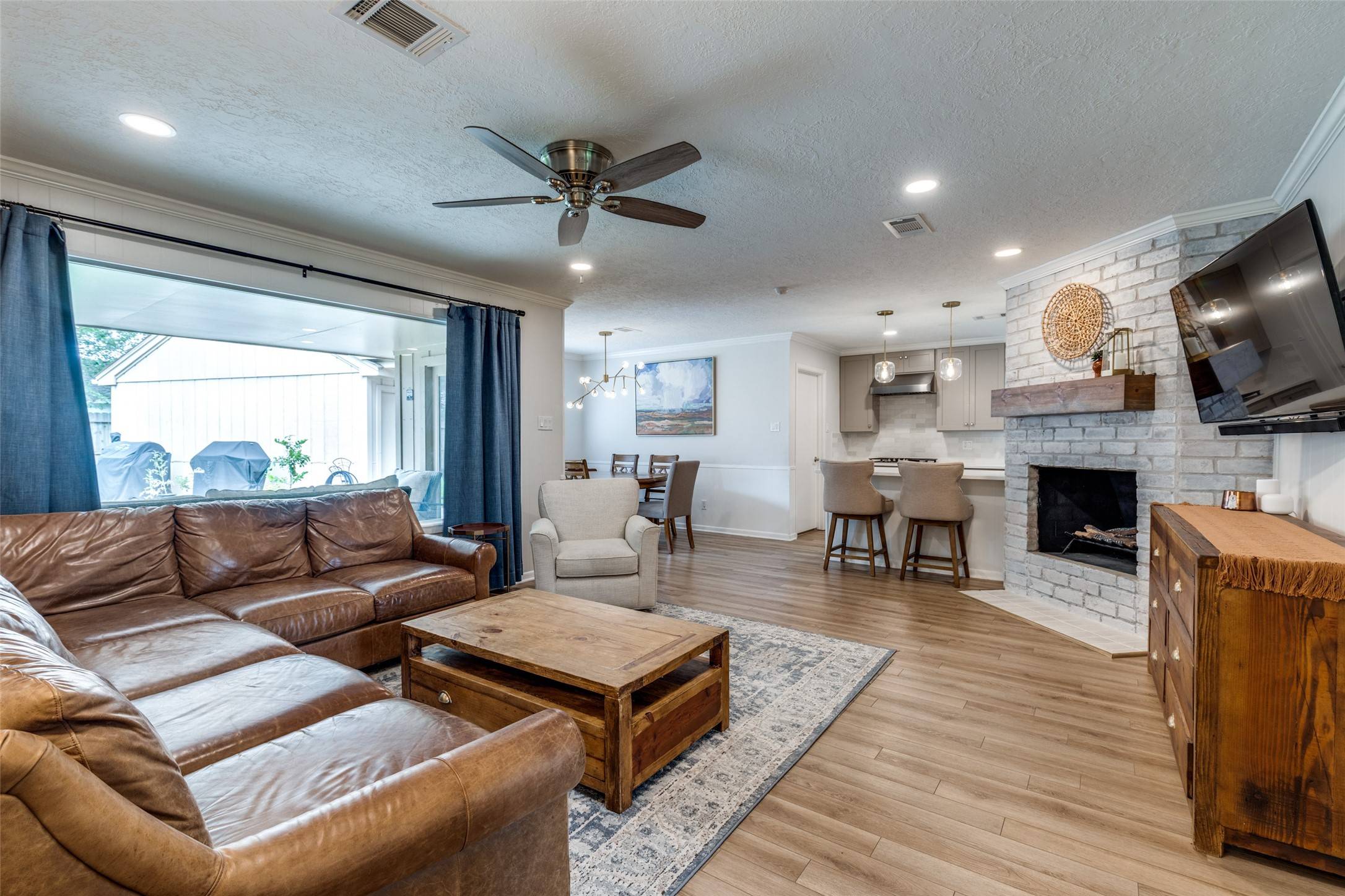 Houston, TX 77043,2827 Fontana DR