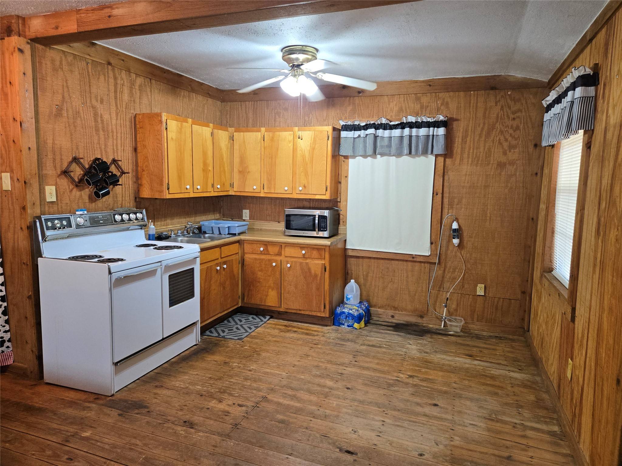 Onalaska, TX 77360,206 Tallow ST