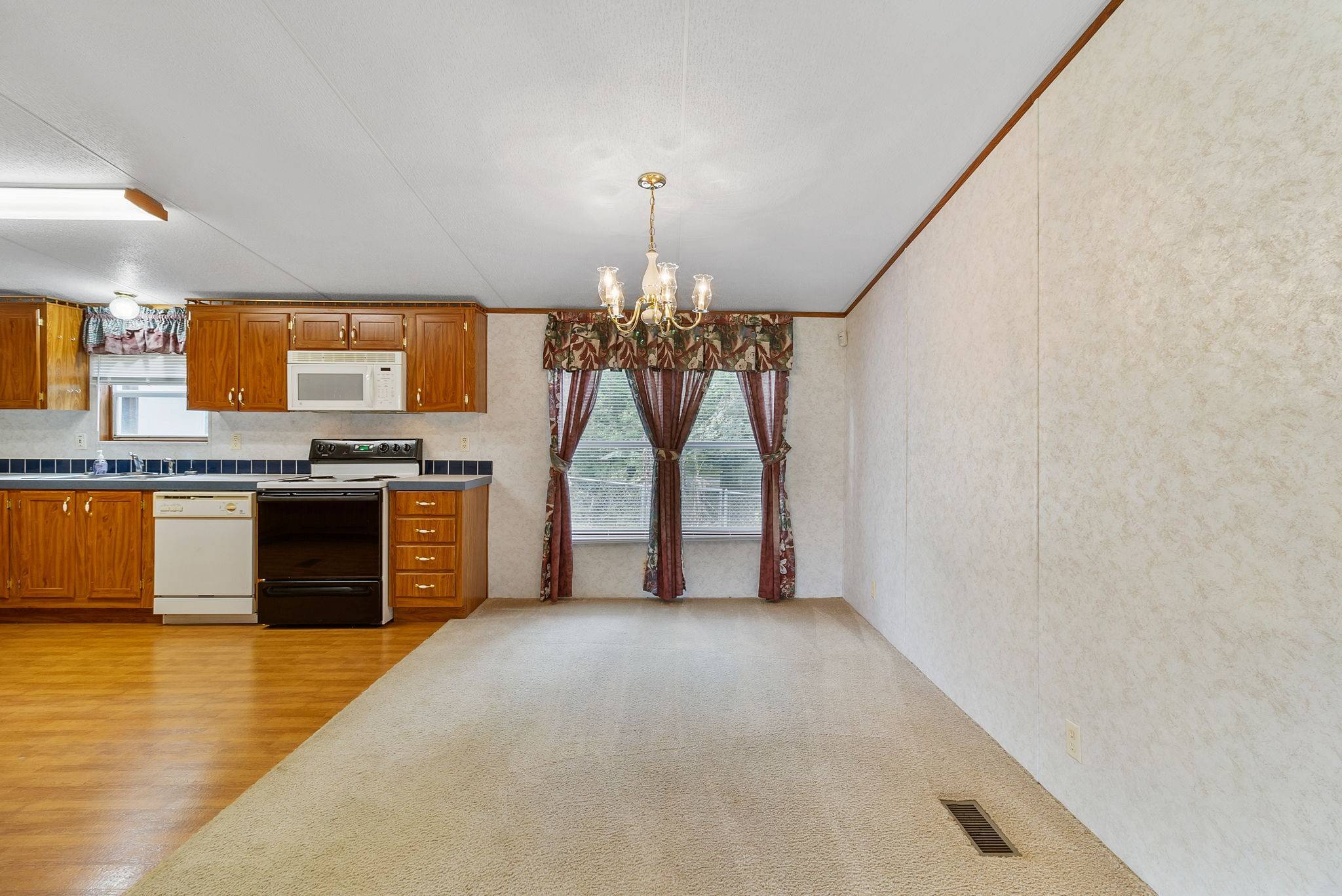 Onalaska, TX 77360,121 E Oak Shadows