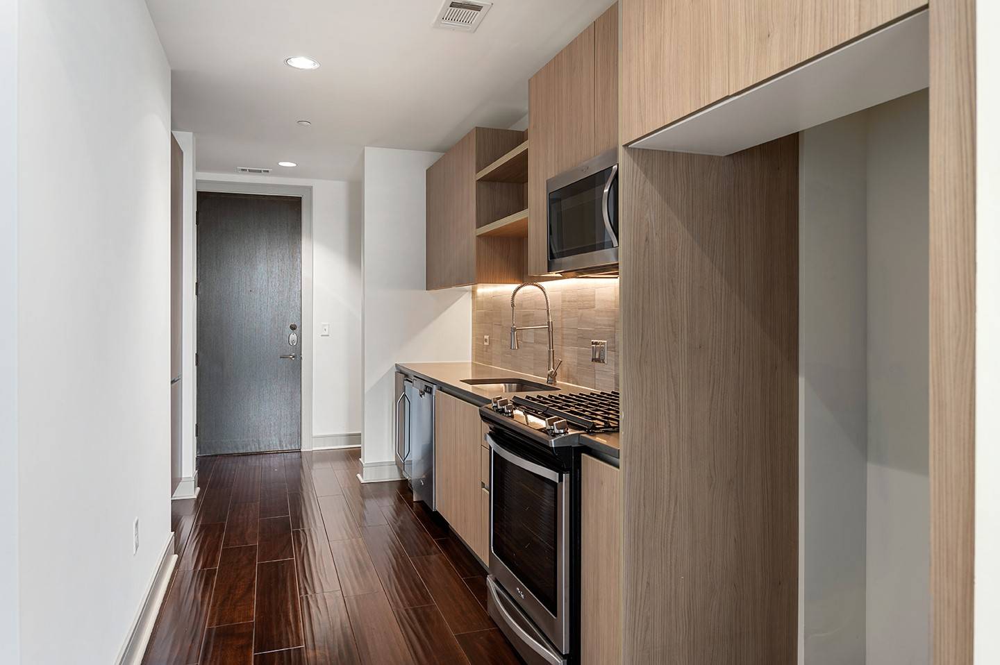 Houston, TX 77004,5280 Caroline St #1907