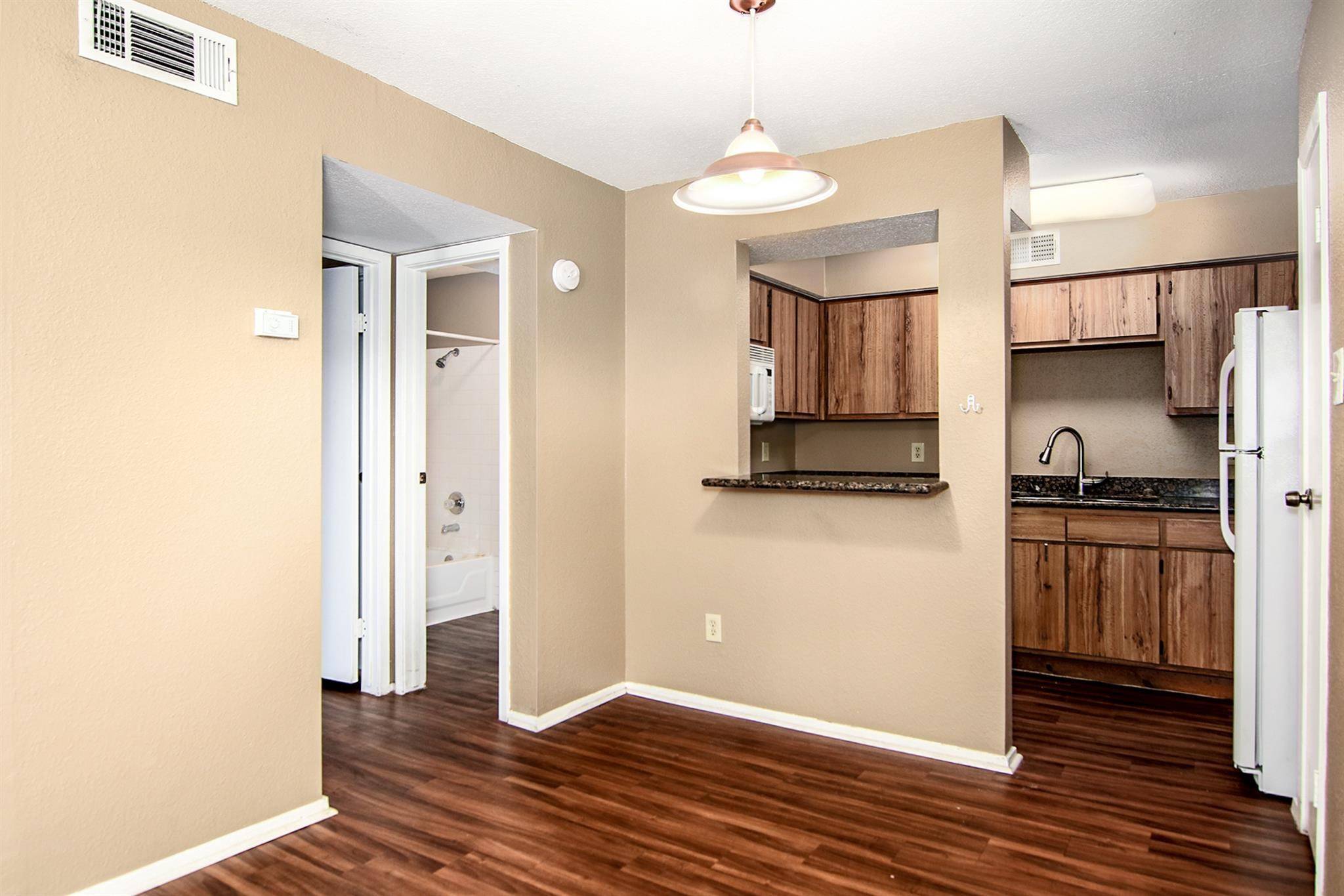 Webster, TX 77058,18511 Egret Bay BLVD #606