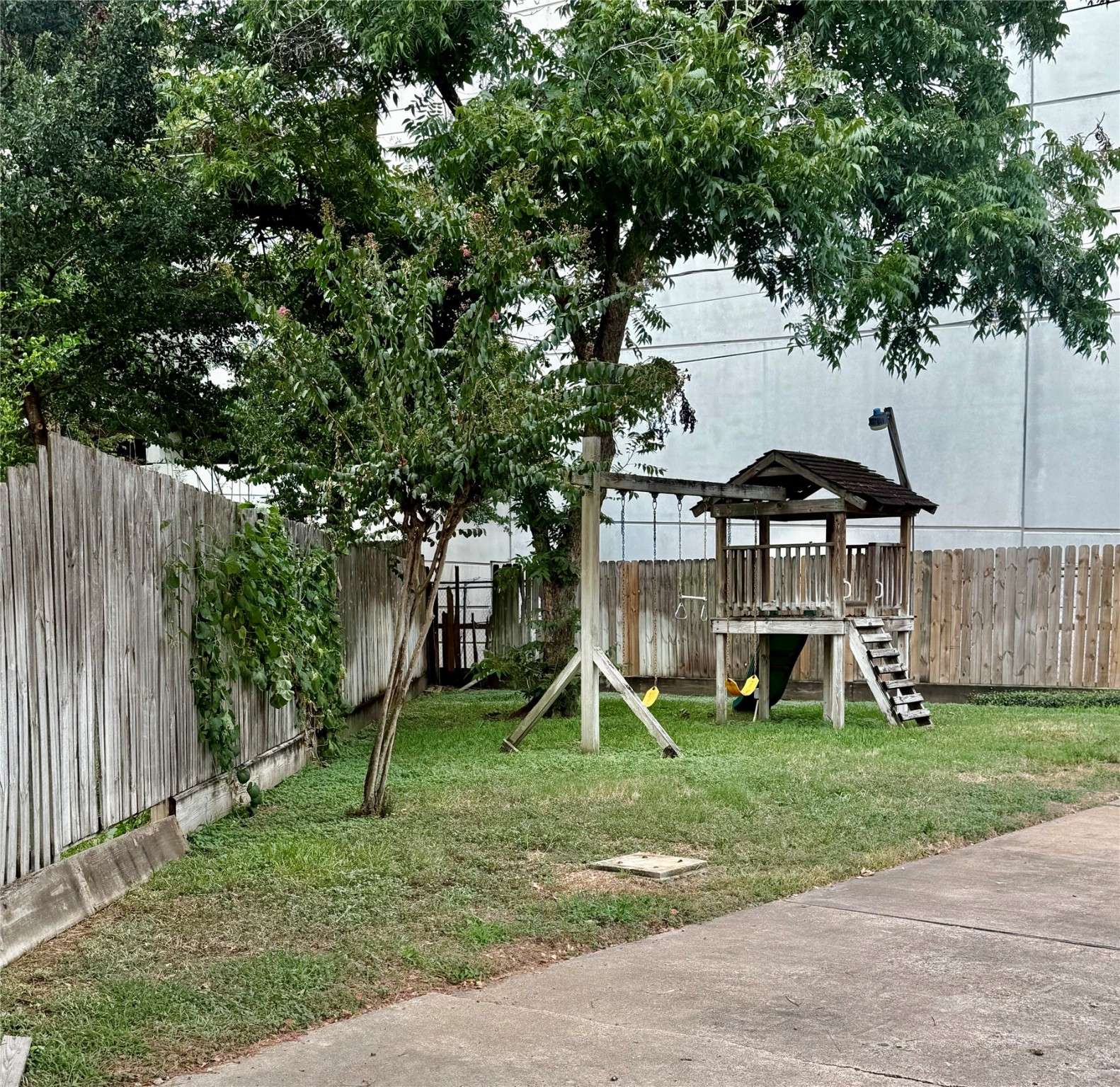 Houston, TX 77079,930 W Forest DR