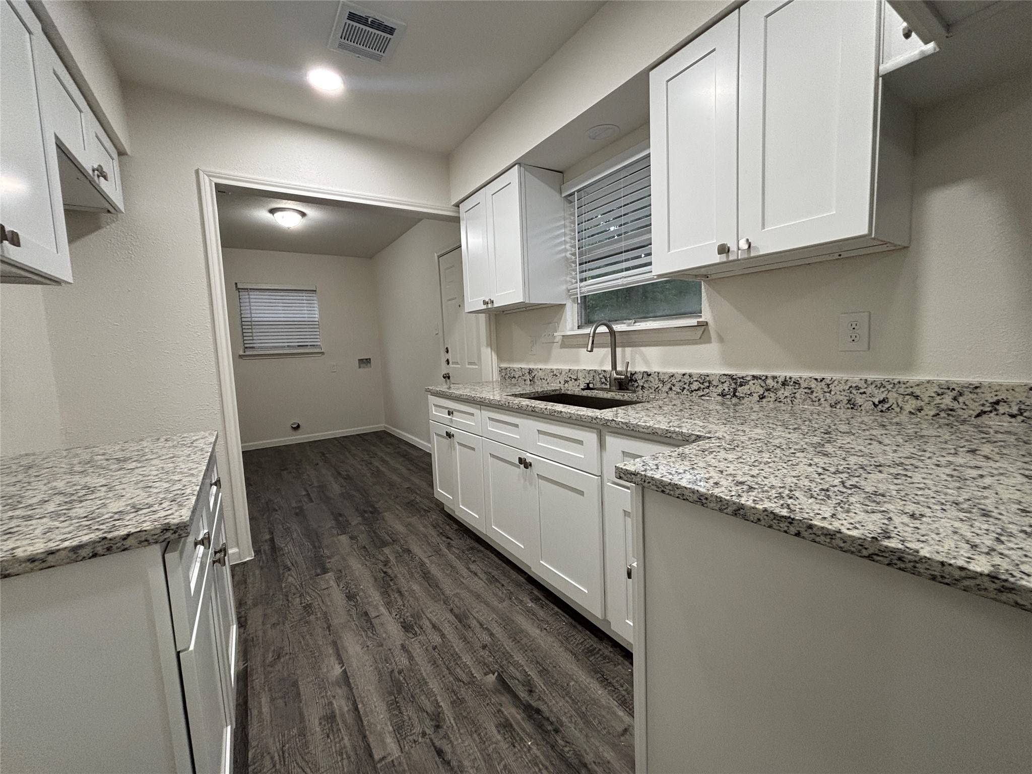 Houston, TX 77016,10538 Royal Oaks DR