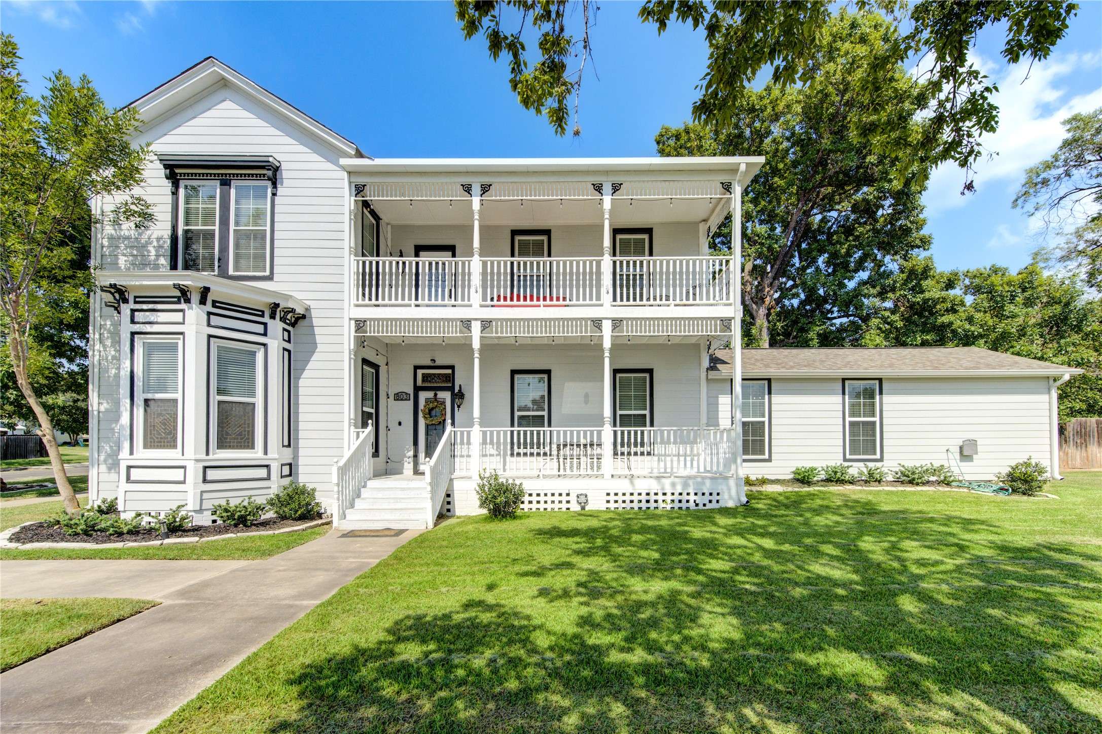 Navasota, TX 77868,803 S La Salle ST