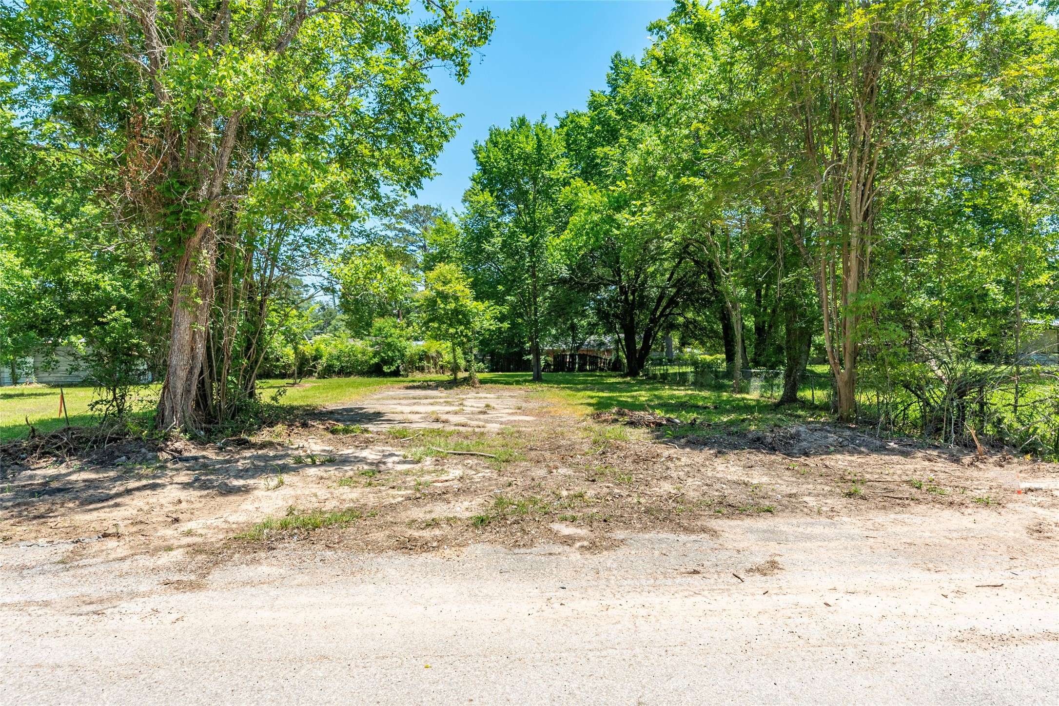 Cleveland, TX 77327,705 S Holly AVE