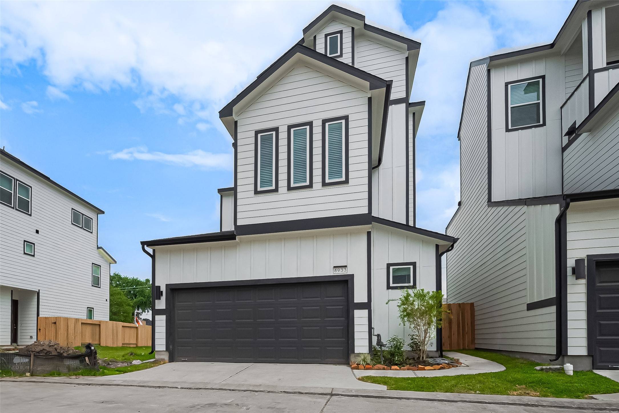 Houston, TX 77055,8933 Grovner PL