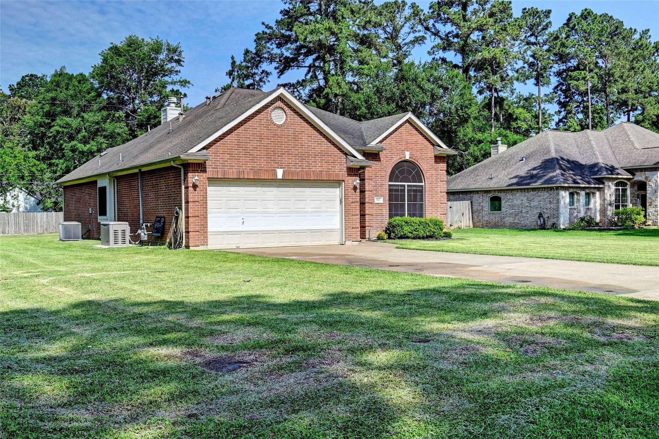 Magnolia, TX 77354,923 Garrett DR