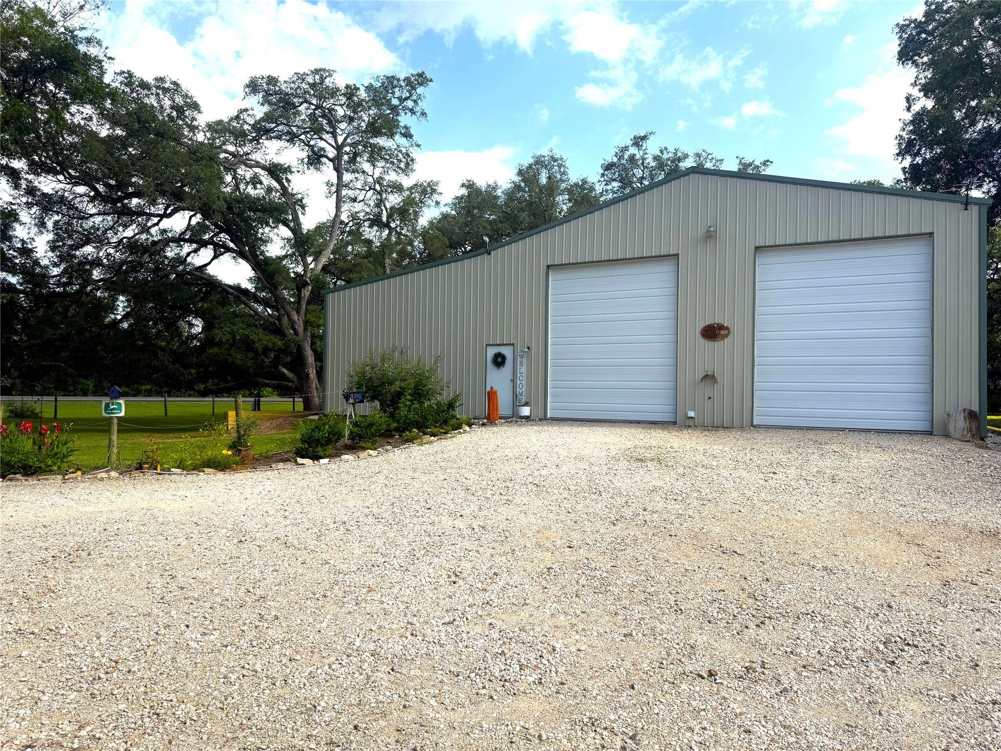 Boling, TX 77420,102 Bryan ST