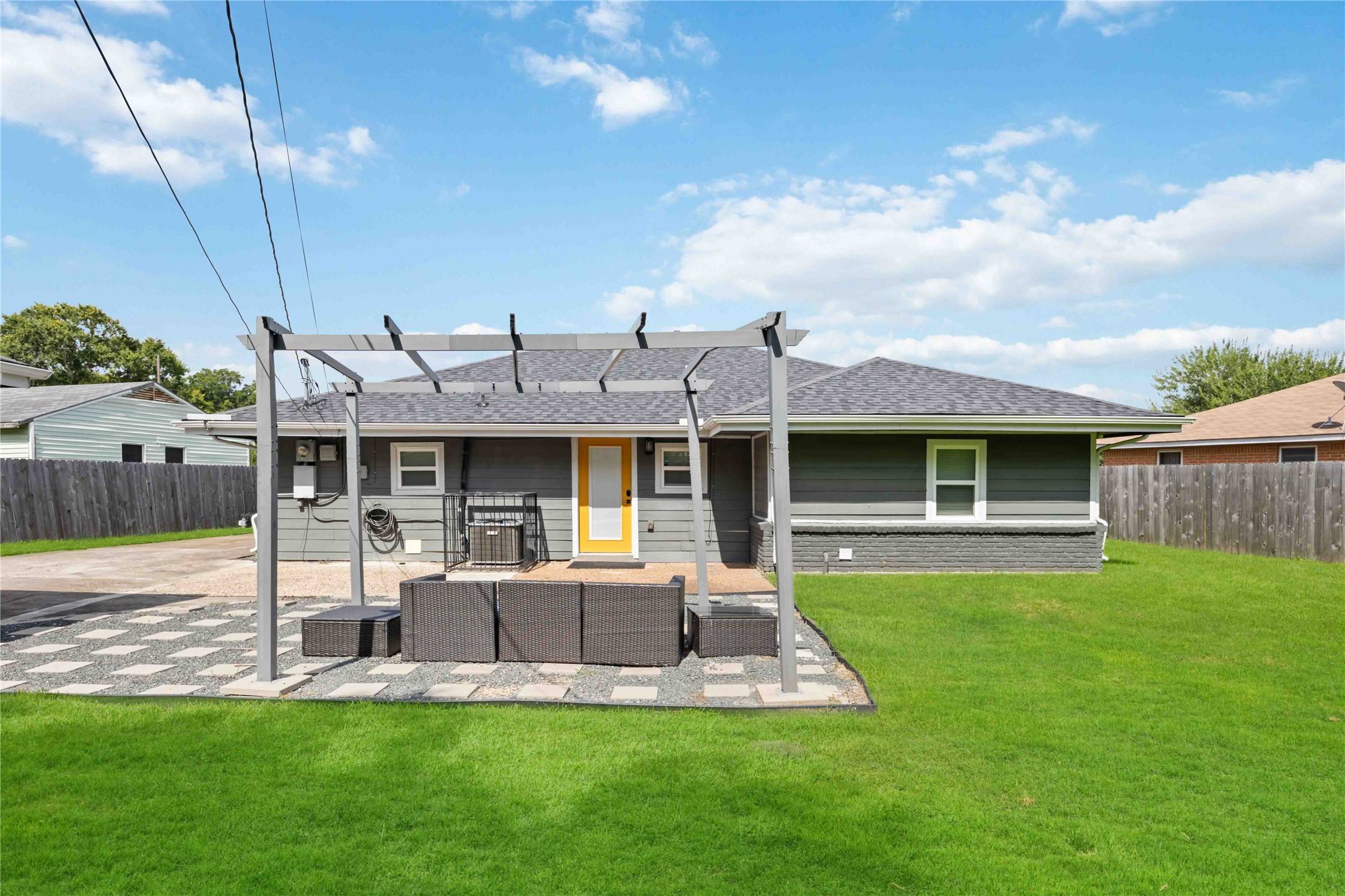 Houston, TX 77051,3020 Dawson LN