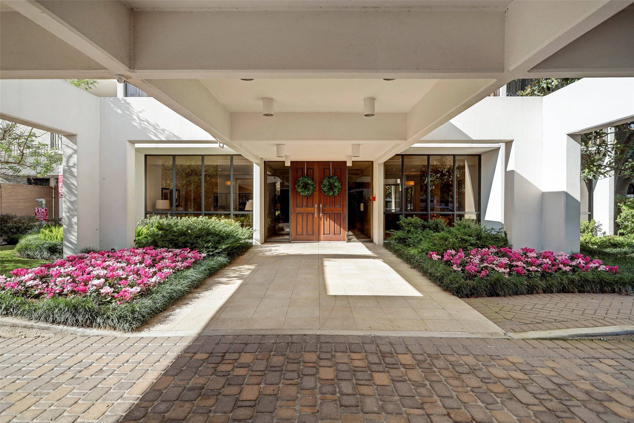 Houston, TX 77056,5001 Woodway DR #106
