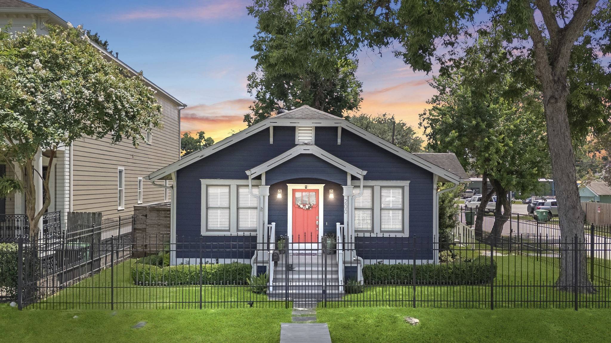 Houston, TX 77008,200 E 26th ST