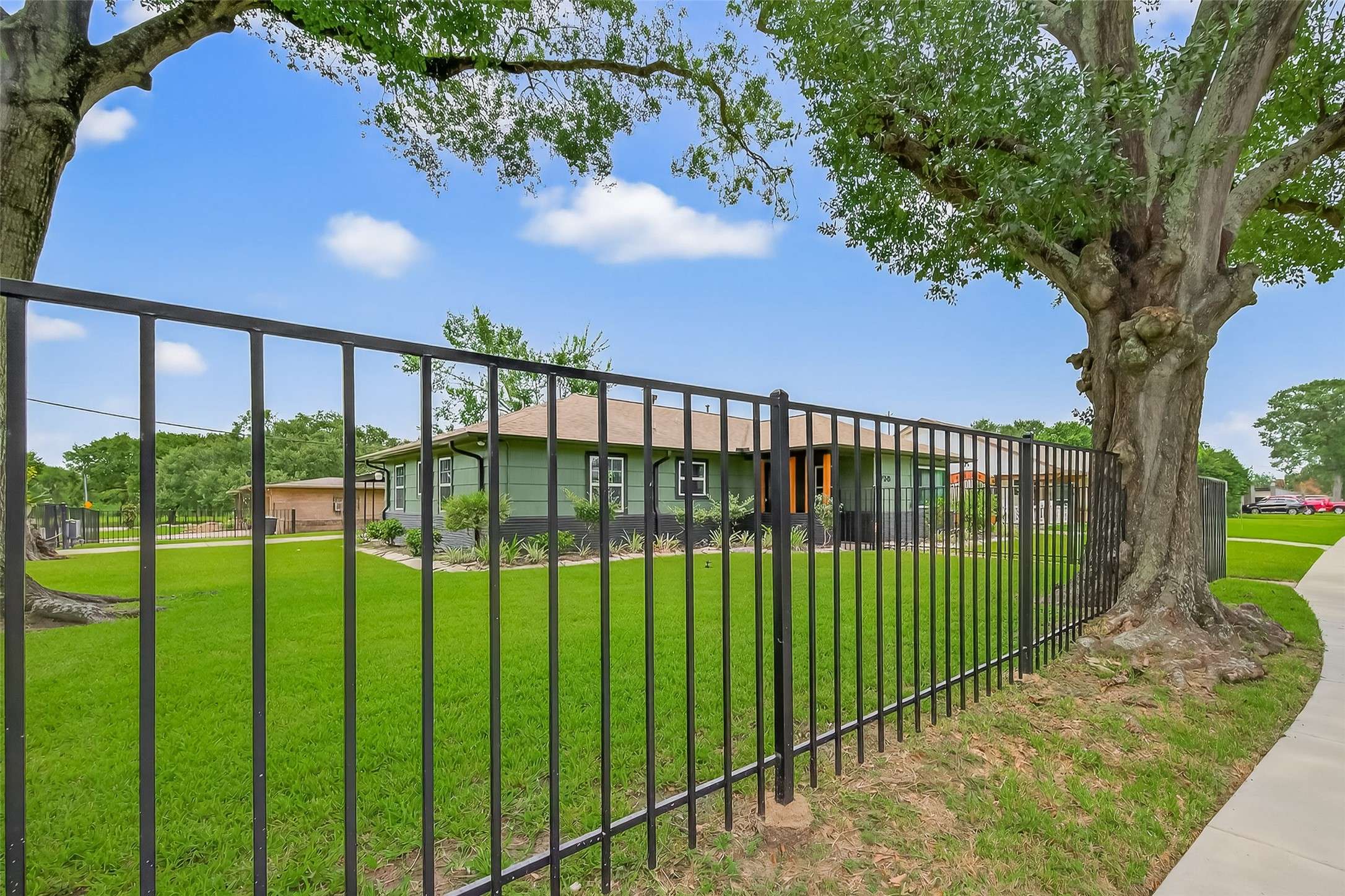 Houston, TX 77087,7758 Hereford ST