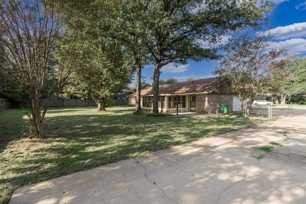 Palestine, TX 75803,120 Donniebrook ST