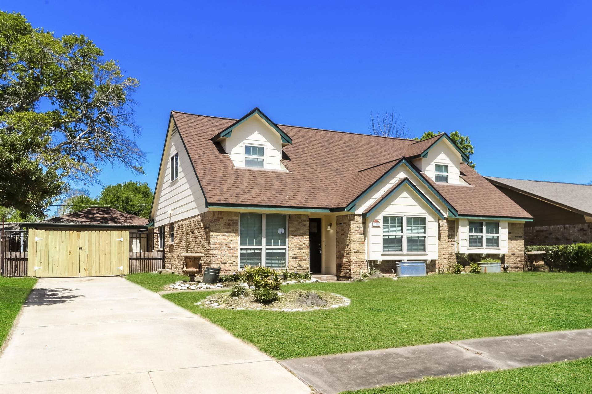 Houston, TX 77034,307 Coronation DR