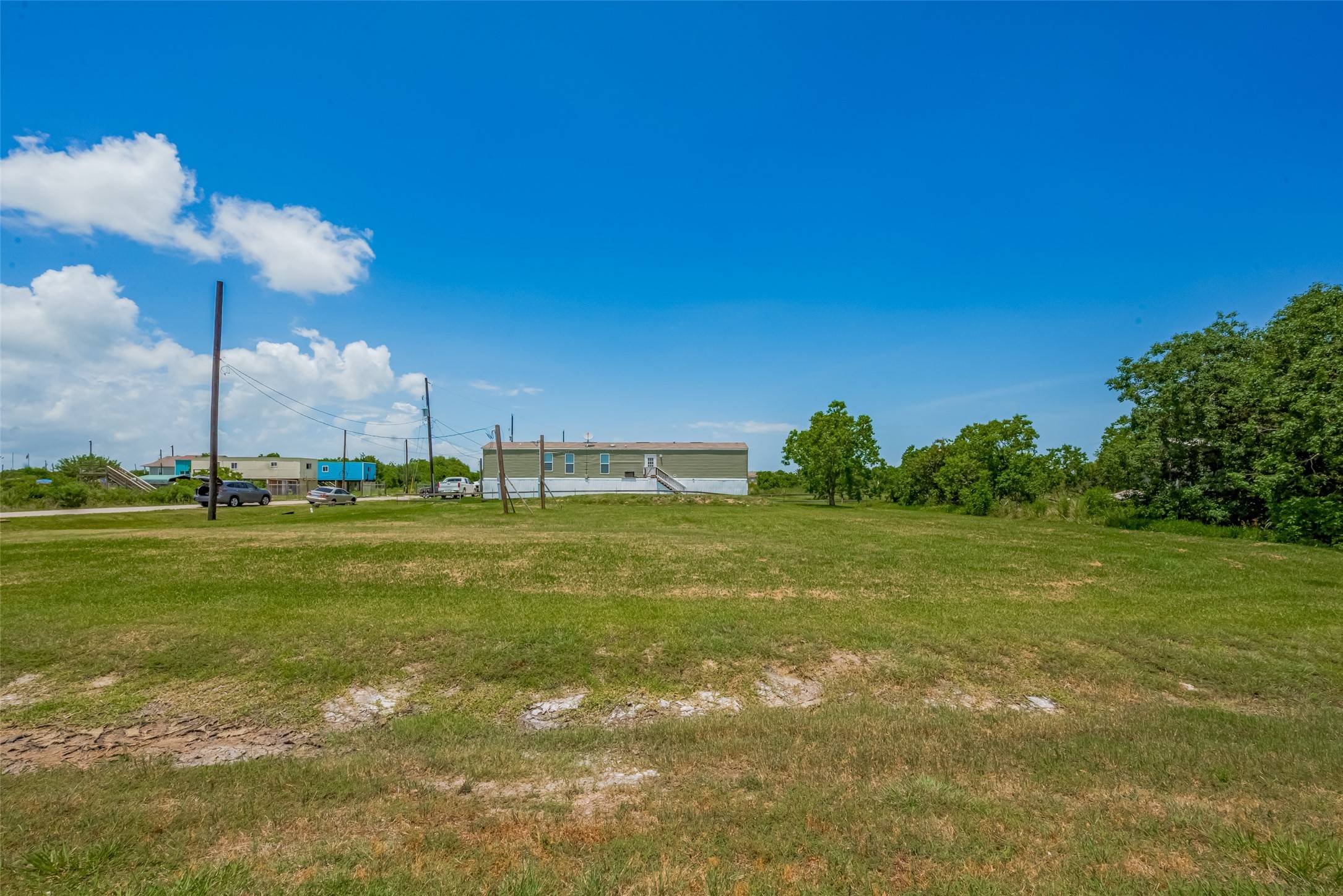 Dickinson, TX 77539,357 16th ST