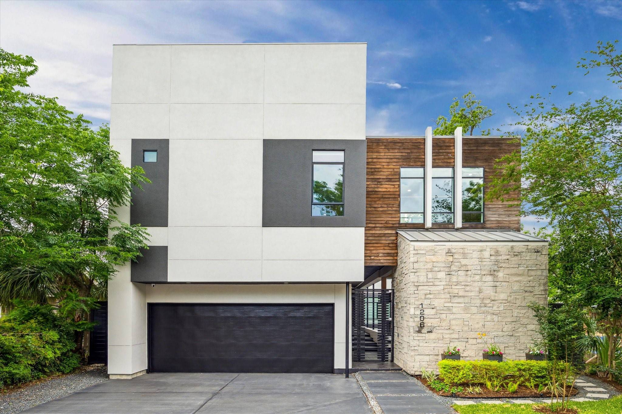 Houston, TX 77006,1206 W Drew ST
