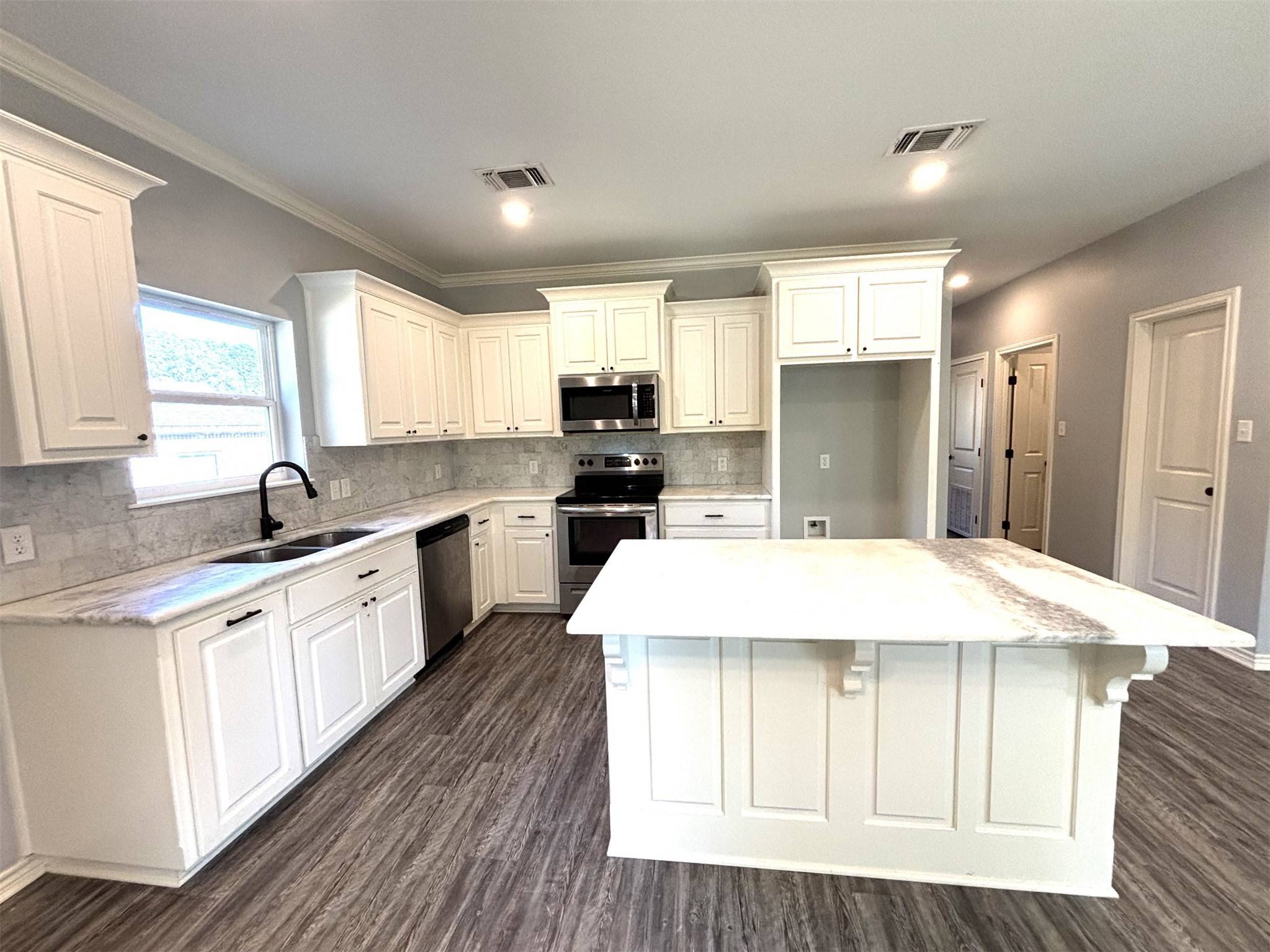 Rusk, TX 75785,196 Twisted Oaks DR