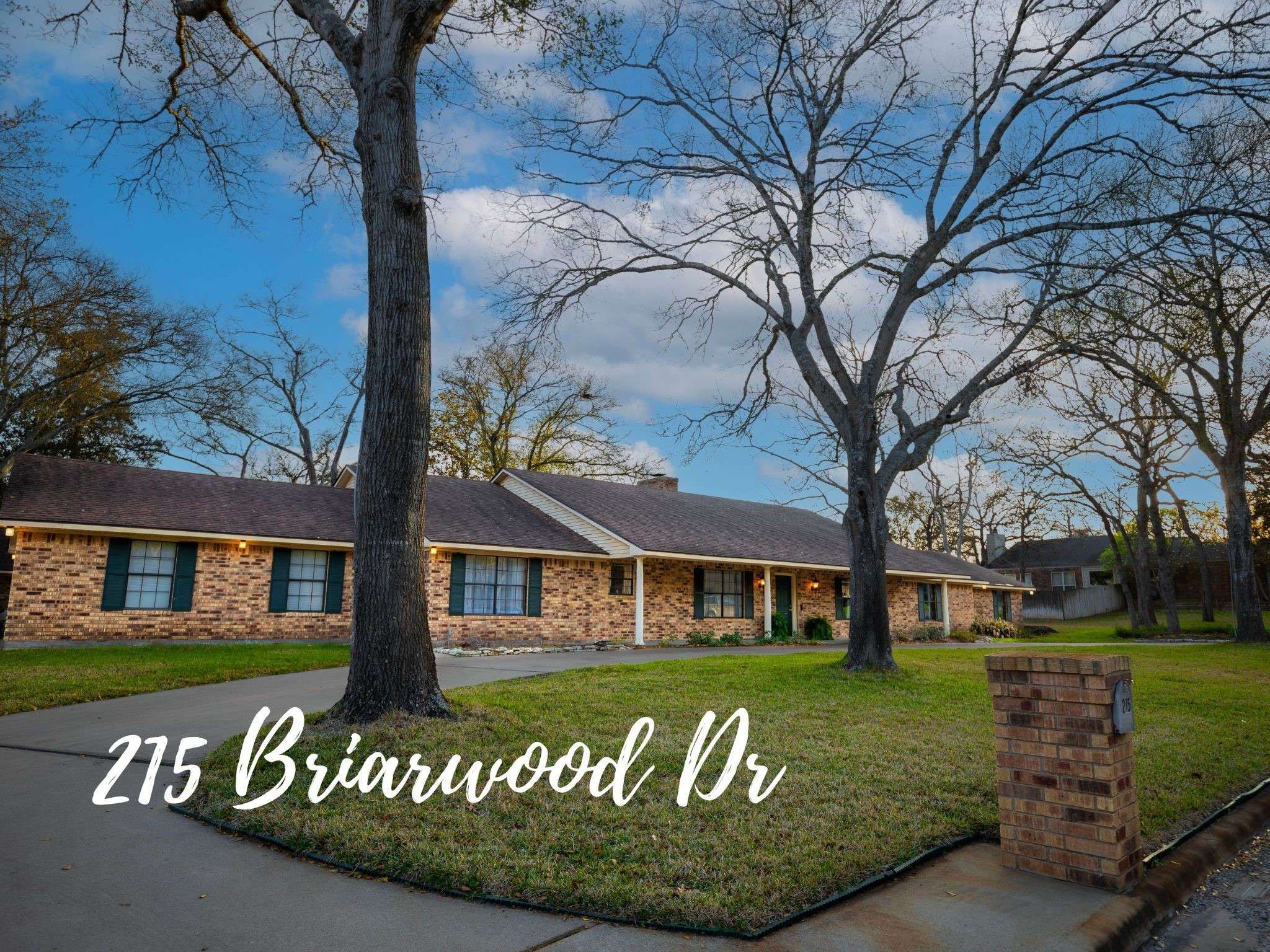 Bellville, TX 77418,215 Briarwood DR