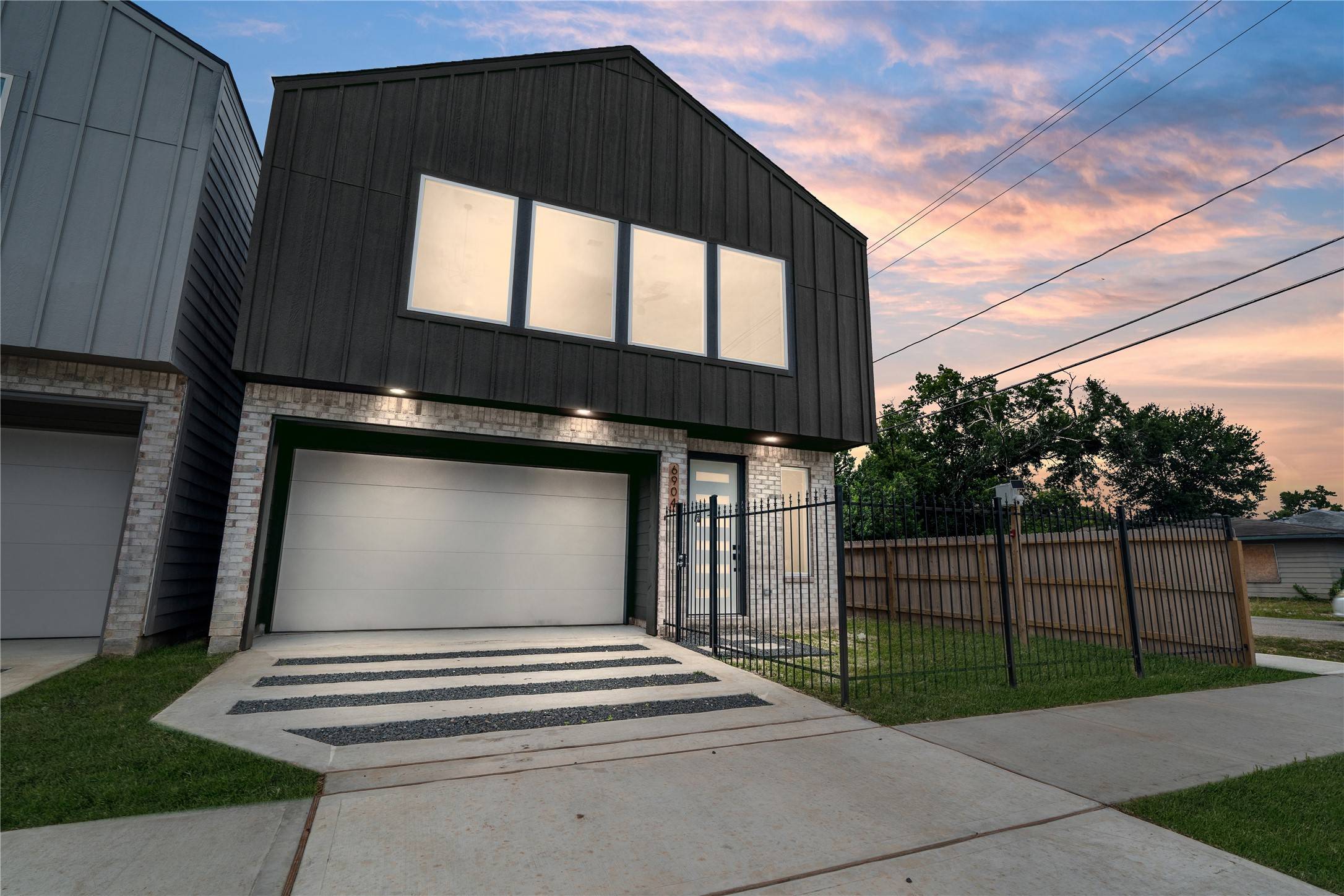 Houston, TX 77021,6904 England ST