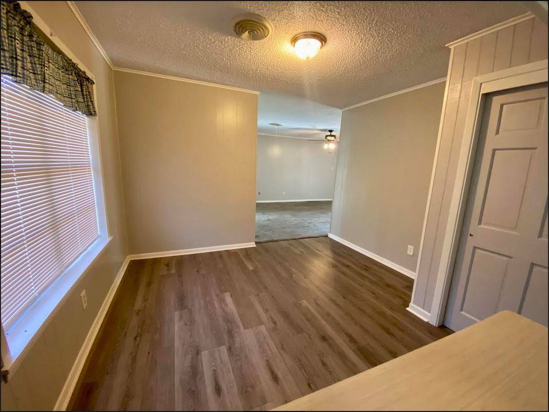 Brenham, TX 77833,220 Edward LN