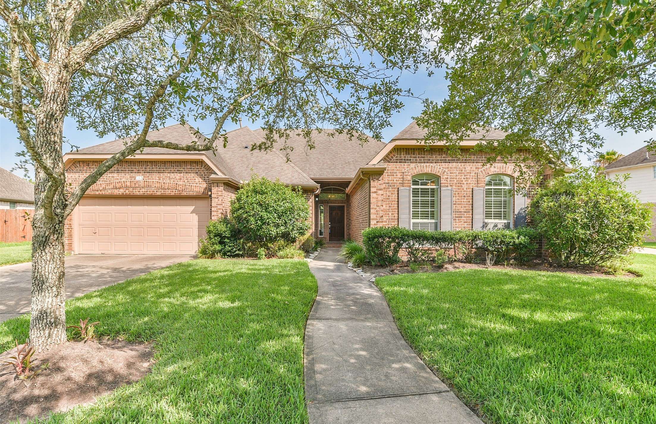 Friendswood, TX 77546,516 Falcon Lake DR