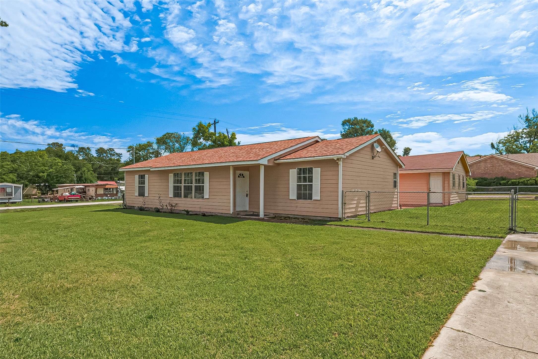 Highlands, TX 77562,115 N 12th ST