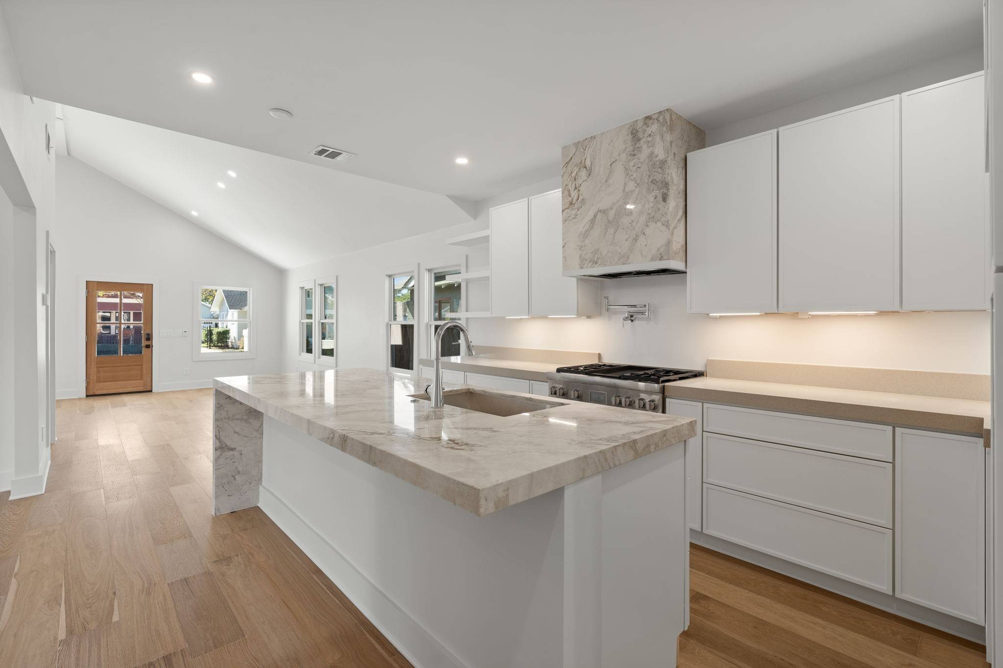 Houston, TX 77009,1011 W Cottage ST