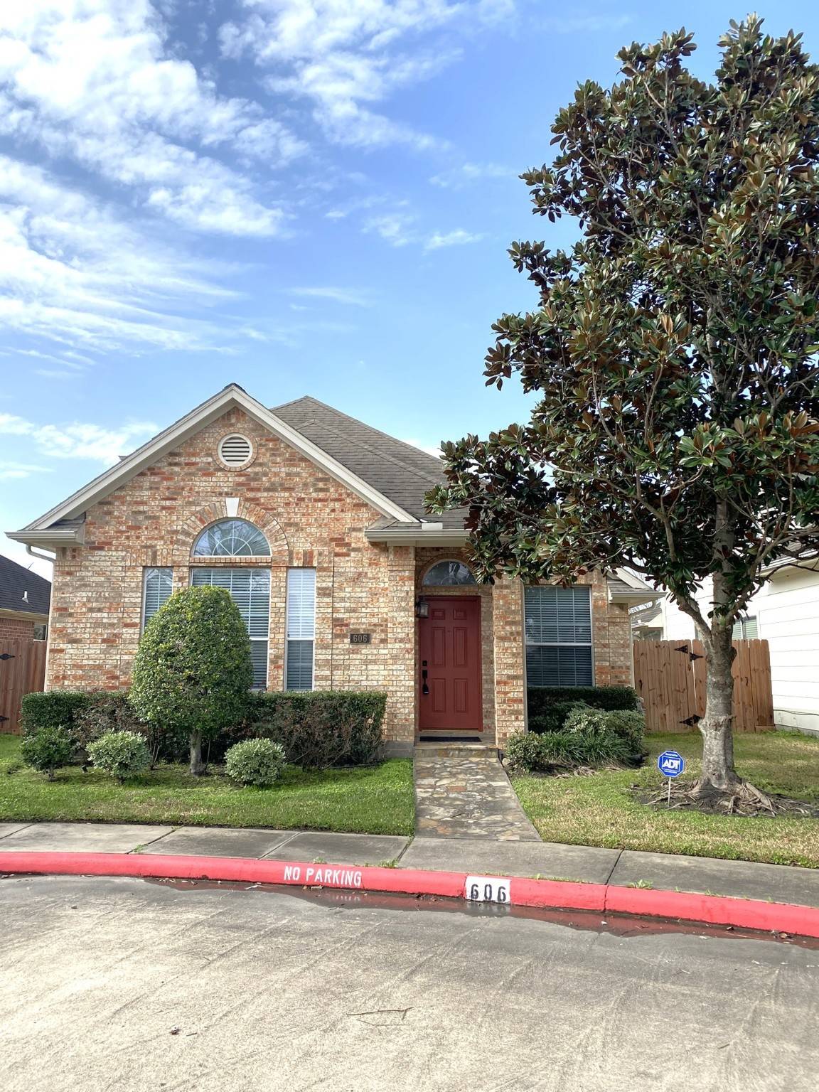 Webster, TX 77598,606 Brad CT