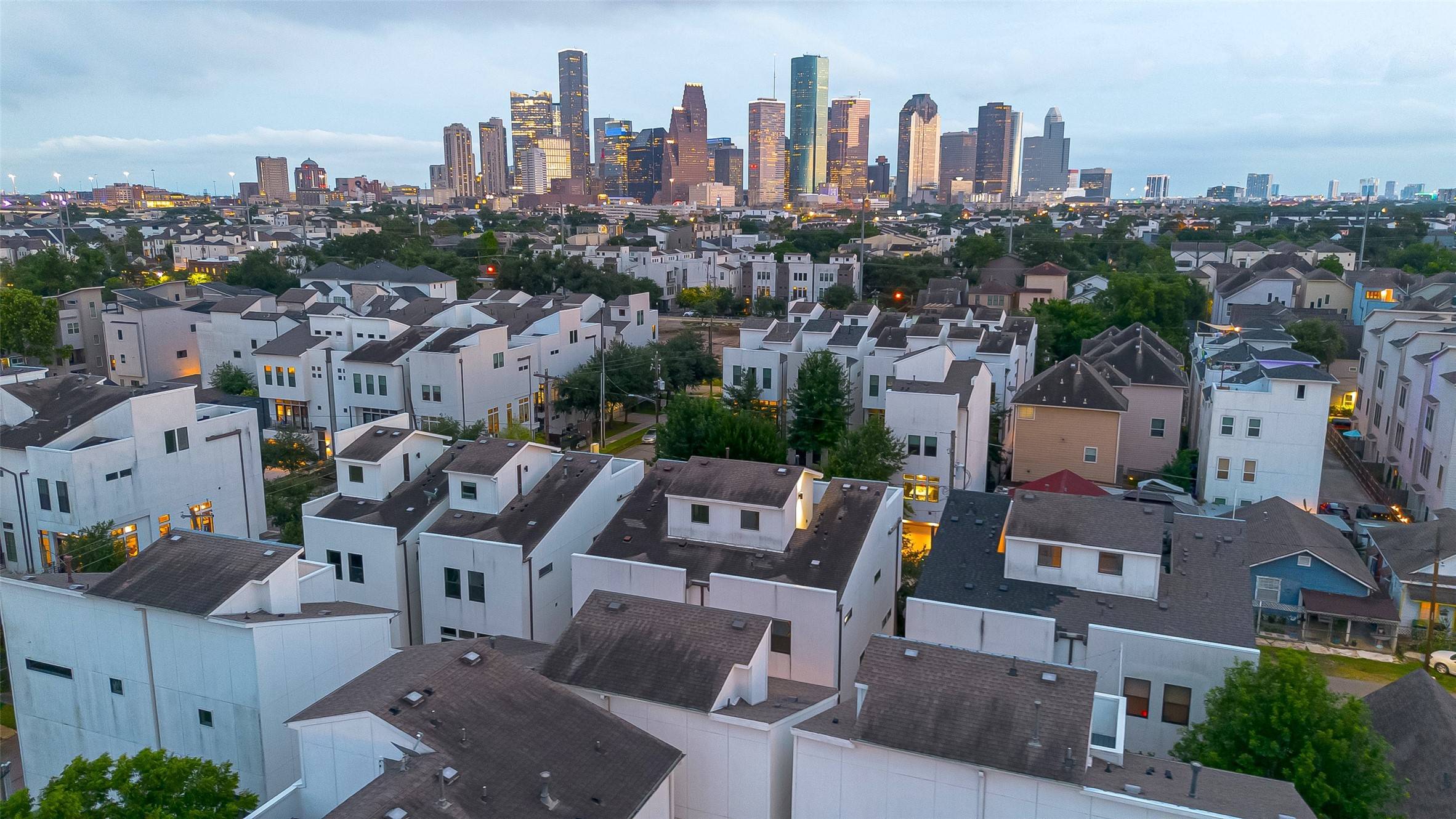 Houston, TX 77007,2205 Colorado ST