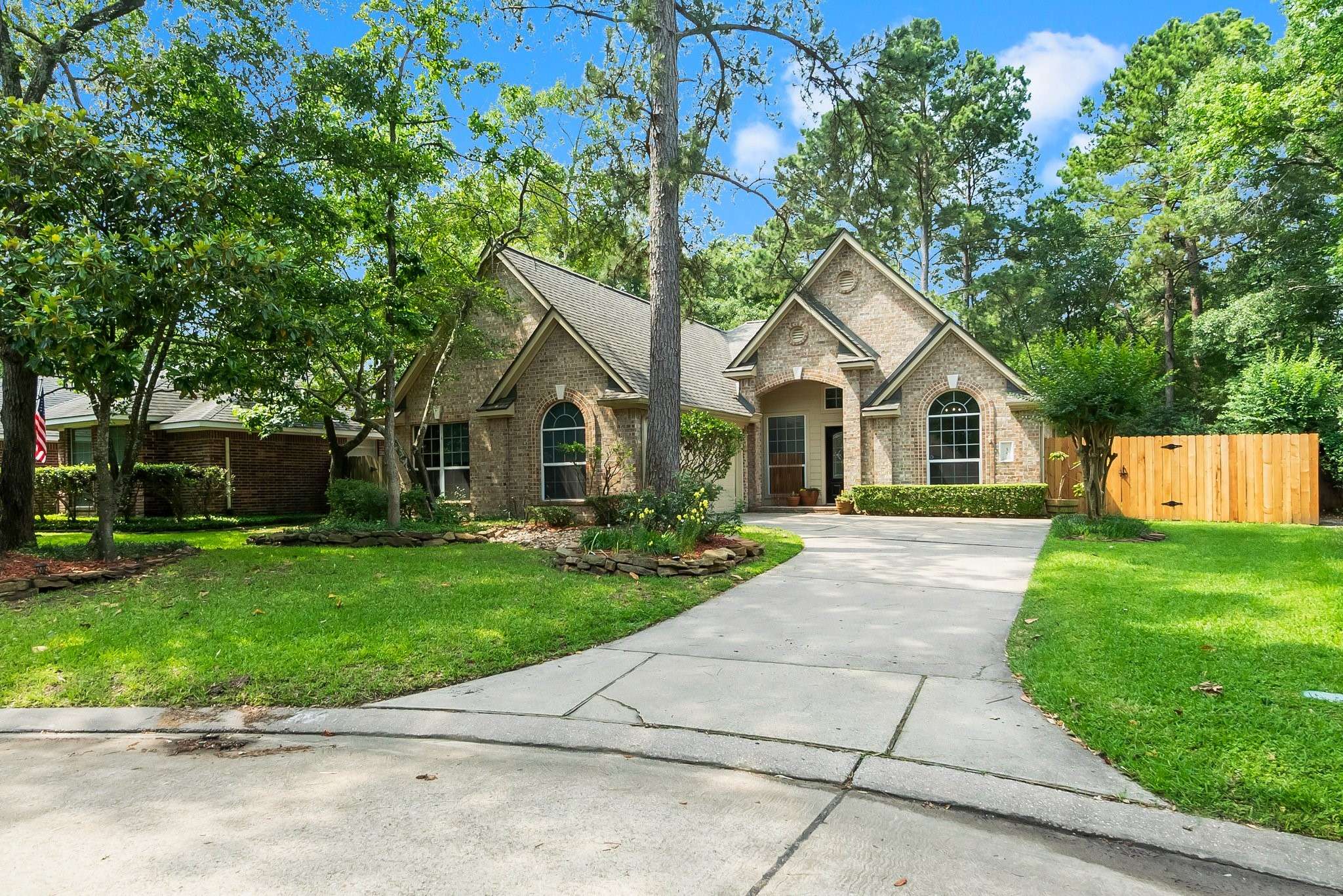 The Woodlands, TX 77382,35 Lamps Glow PL