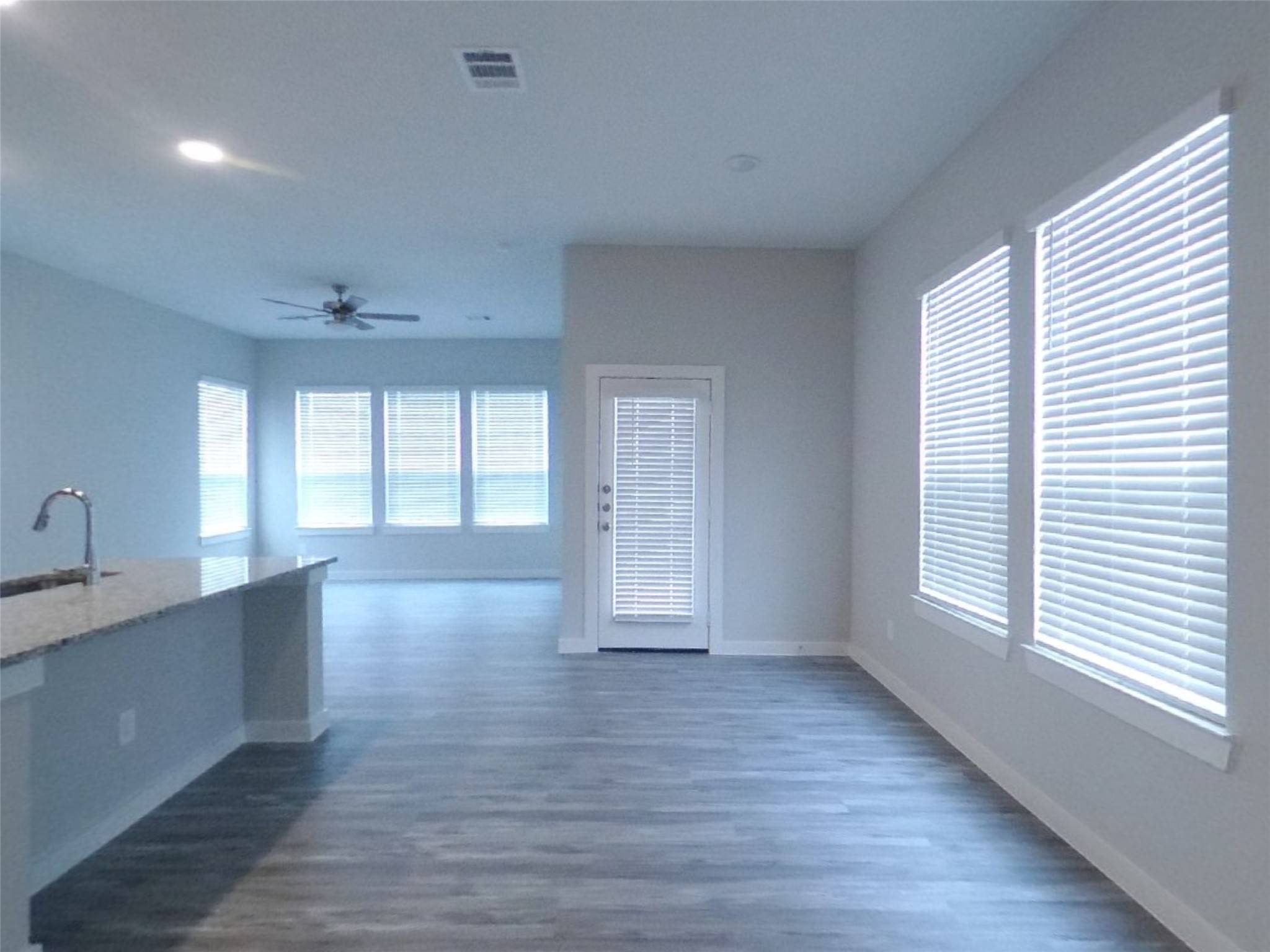 Tomball, TX 77375,9835 Willow Creek Commerce DR #617